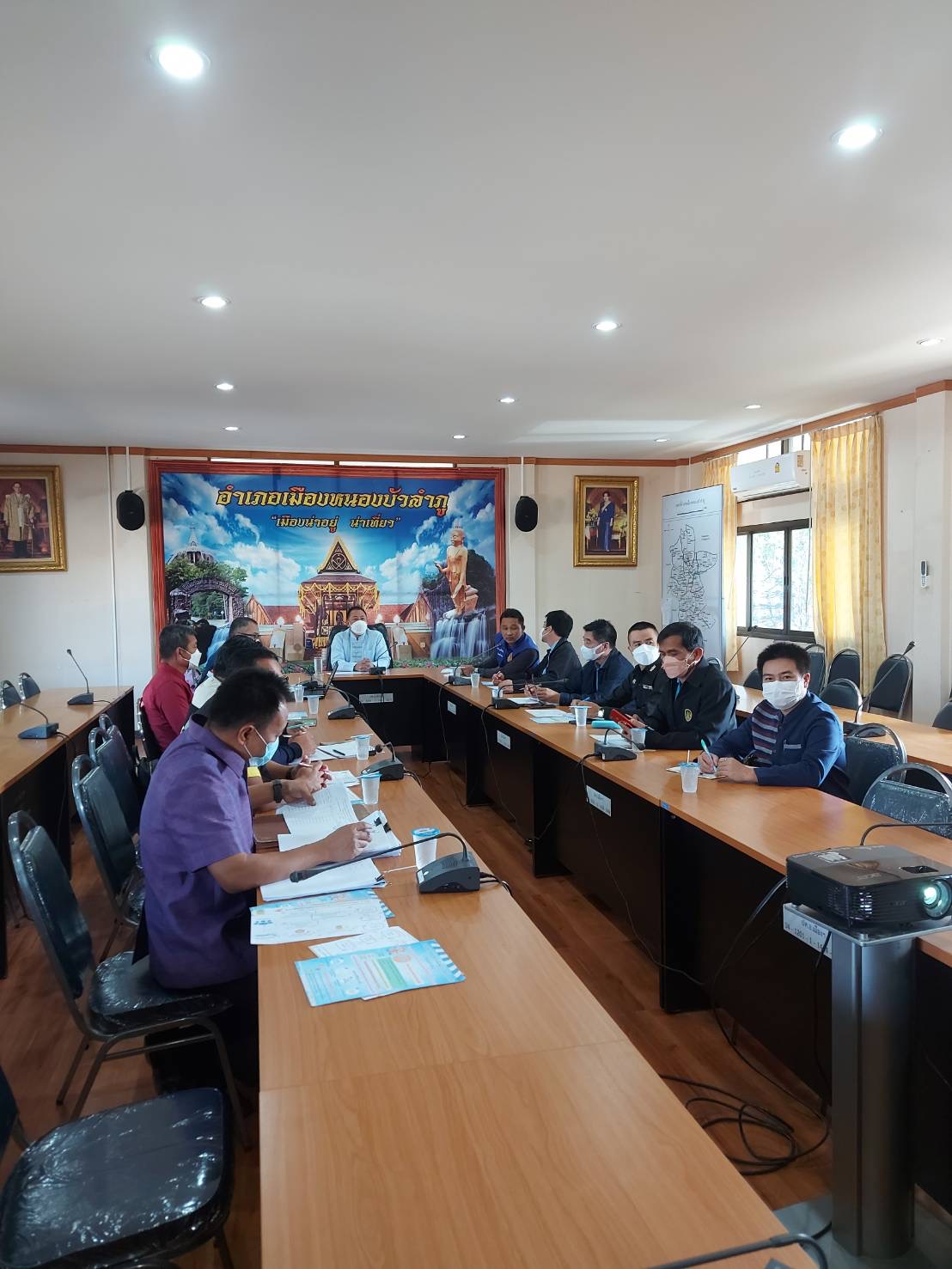 วันที่ 20 มกราคม 2666  นายสมภาร วังคีรี  ประมงอำเภอเมืองหนองบัวลำภู ร่วมประชุมคณะกรรมการพิจารณาให้ความช่วยเหลือผู้ประสบภัพิบัติ(กชภอ.)..คลิก