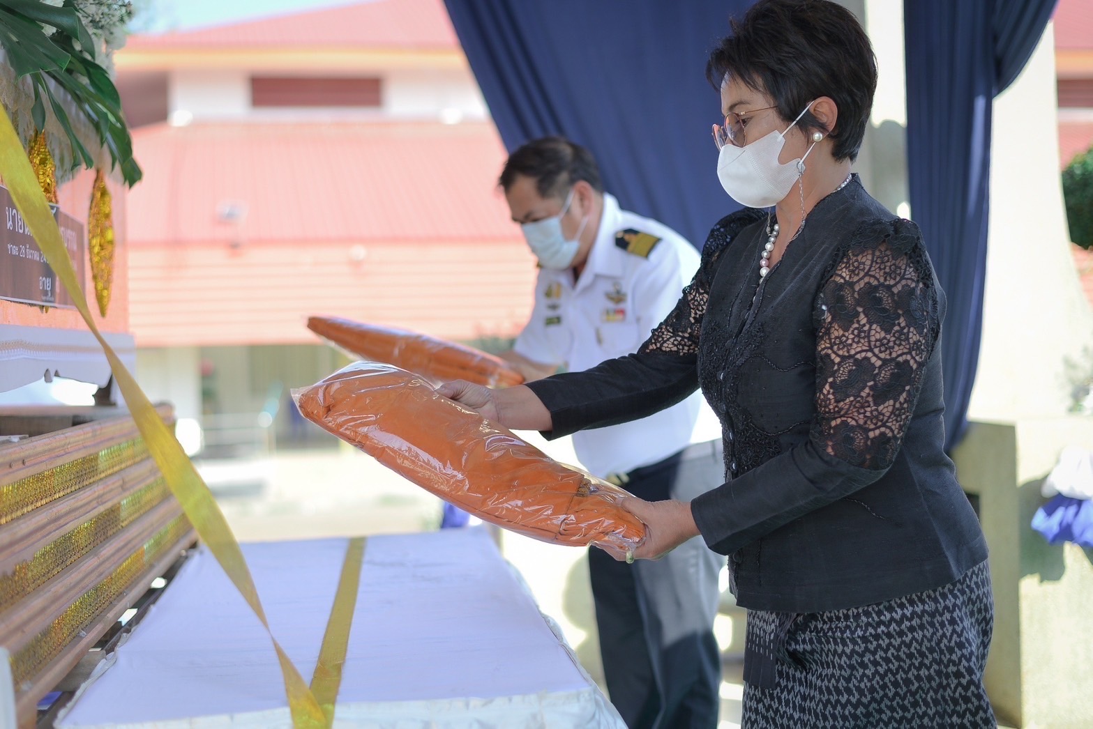 ร่วมพิธีฌาปนกิจ คุณนิเทศ สารบรรณ อดีตหัวหน้าสถานีวิทยุกระจายเสียงกรมประมงจังหวัดร้อยเอ็ด