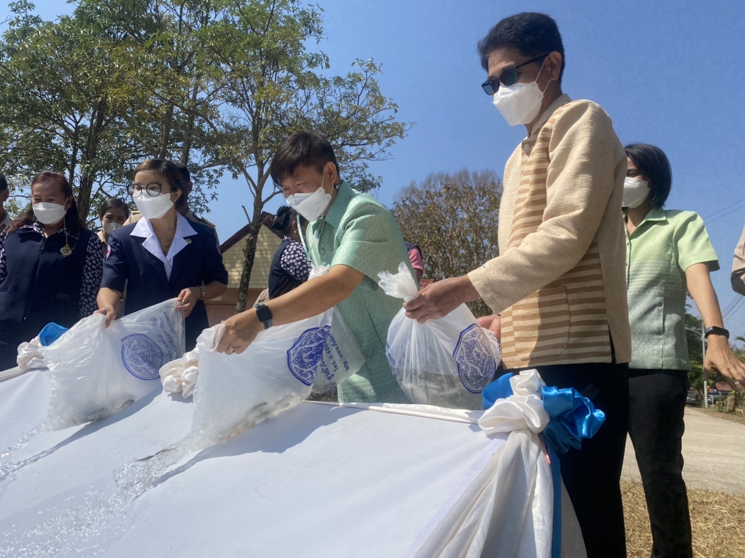 วันที่ 25 มกราคม พ.ศ. 2566 สำนักงานประมงจังหวัดหนองบัวลำภู ออกหน่วยบริการร่วมกับหน่วยแพทย์เคลื่อนที่ พอ.สว. ตามโครงการ “หน่วยบำบัดทุกข์ บำรุงสุข สร้างรอยยิ้มให้แก่ประชาชน