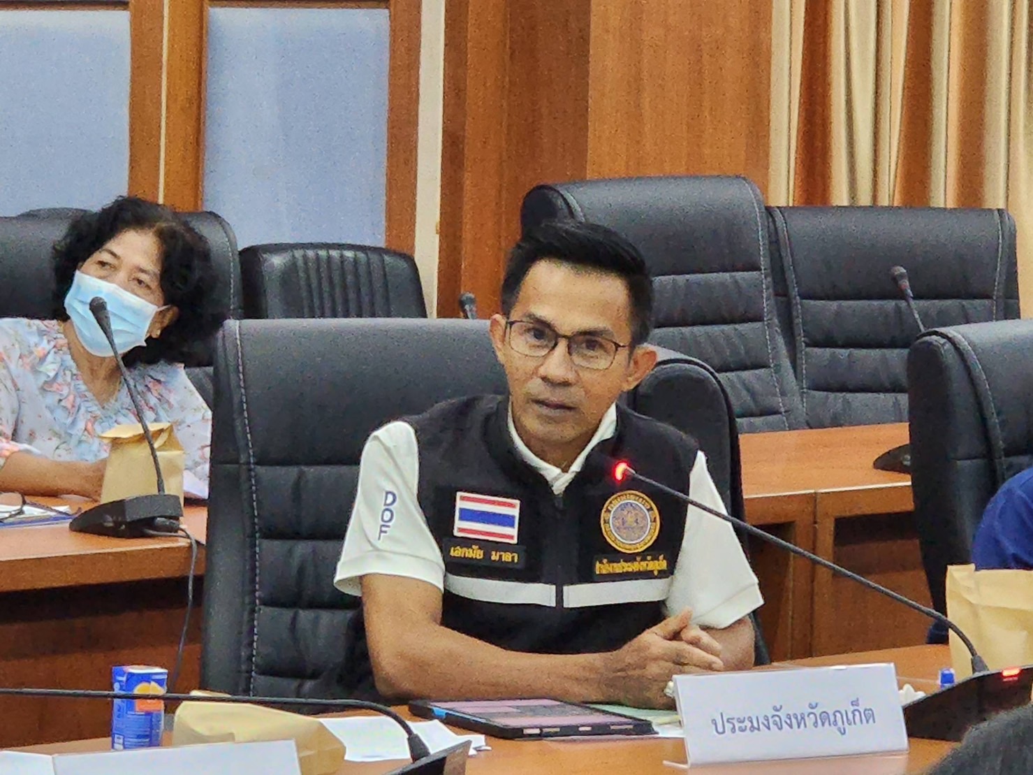 เข้าร่วมประชุมรับฟังความคิดเห็นผู้มีส่วนได้ส่วนเสียเพื่อฟื้นฟูระบบนิเวศทางทะเลจังหวัดภูเก็ต