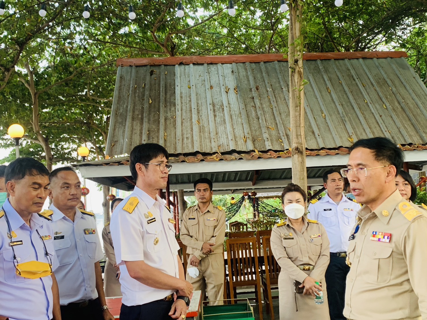 ผู้ว่าราชการจังหวัดนครพนม และประมงจังหวัดนครพนม ลงพื้นที่พบเกษตรผู้เลี้ยงปลาในกระชัง..คลิก