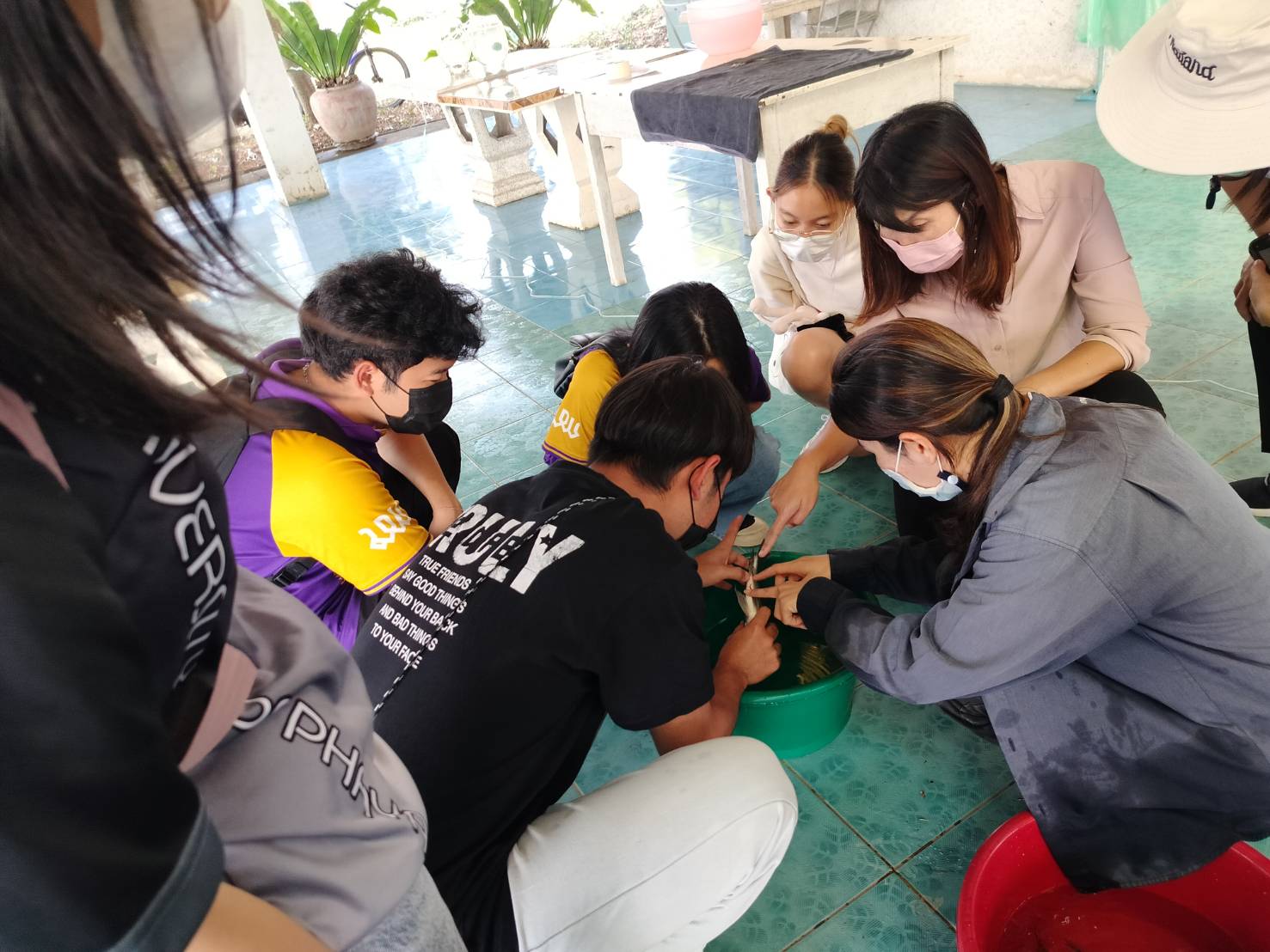 ร่วมต้อนรับและให้ความรู้ด้านการเพาะเลี้ยงและขยายพันธุ์สัตว์น้ำ ให้กับนิสิตสาขาวิชาเทคโนโลยีการเกษตร ระดับปริญญาตรี คณะเกษตรศาสตร์และทรัพยากรธรรมชาติ มหาวิทยาลัยพะเยา..คลิก