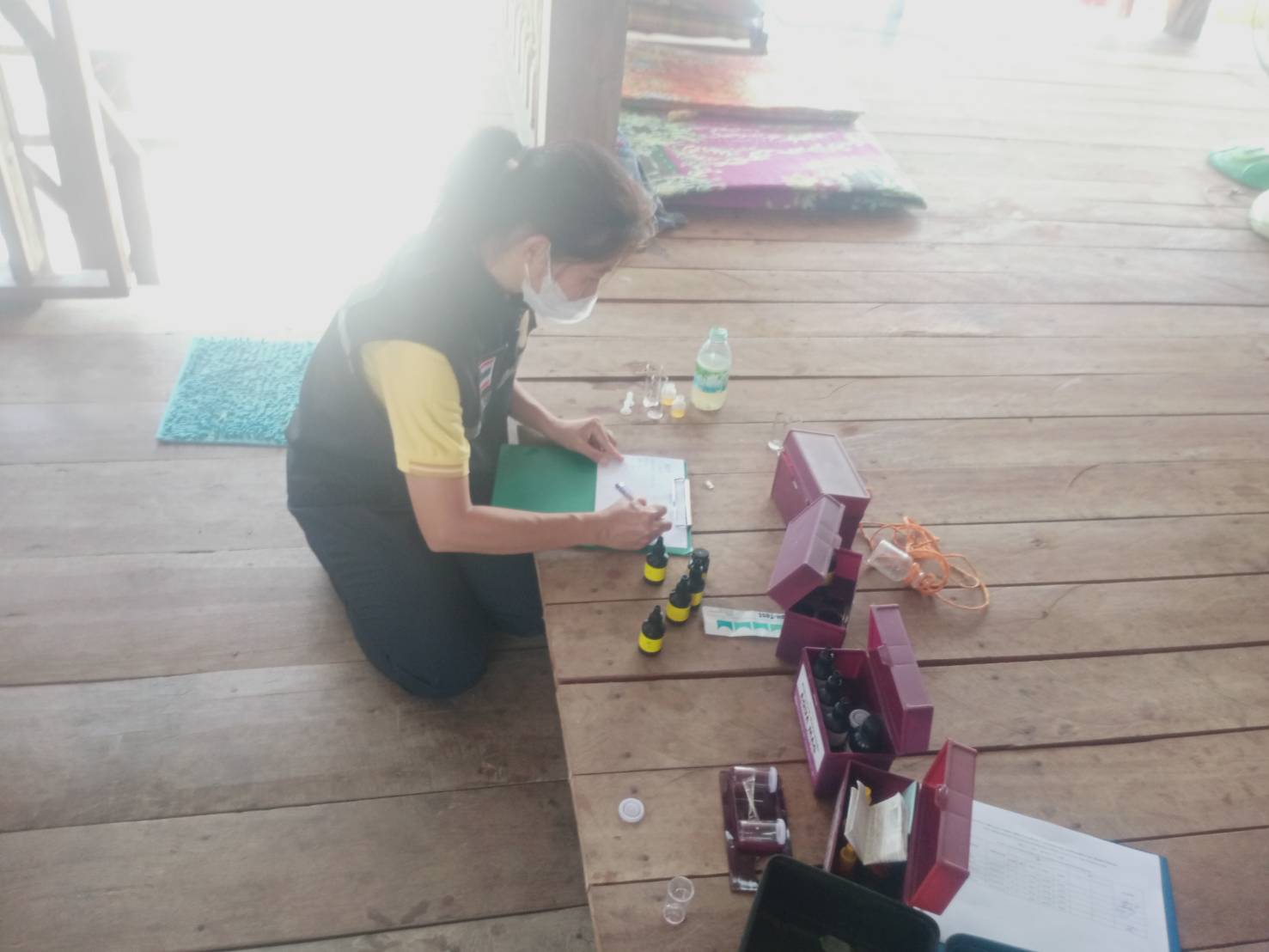 ถ่ายทอดความรู้ด้านการเพาะเลี้ยงสัตว์น้ำให้กับเกษตรกร ผู้เข้าร่วมโครงการส่งเสริมอาชีพประมง กิจกรรมส่งเสริมเกษตรเชิงรุกด้านการประมง (Zoning by Agri - Map)..คลิก