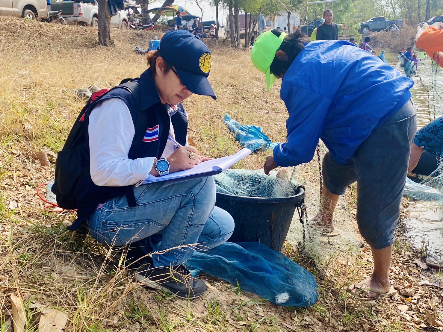 สำรวจ รวบรวมข้อมูล แหล่งน้ำ สัตว์น้ำ เครื่องมือทำการประมง (แห สะดุ้ง) ที่ใช้ในการทำการประมงในแหล่งน้ำ บึงคำบะ..คลิก