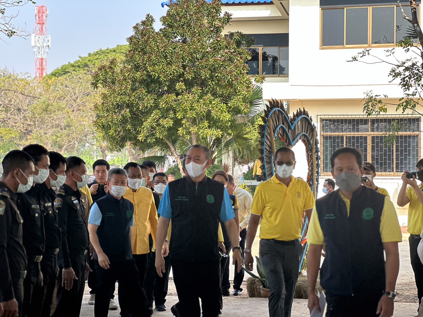 นายเฉลิมชัย สุวรรณรักษ์ อธิบดีกรมประมง มอบหมายให้นายสมบุญ ธัญญาผล ประมงจังหวัดเพชรบุรี เข้าร่วมงาน..คลิก