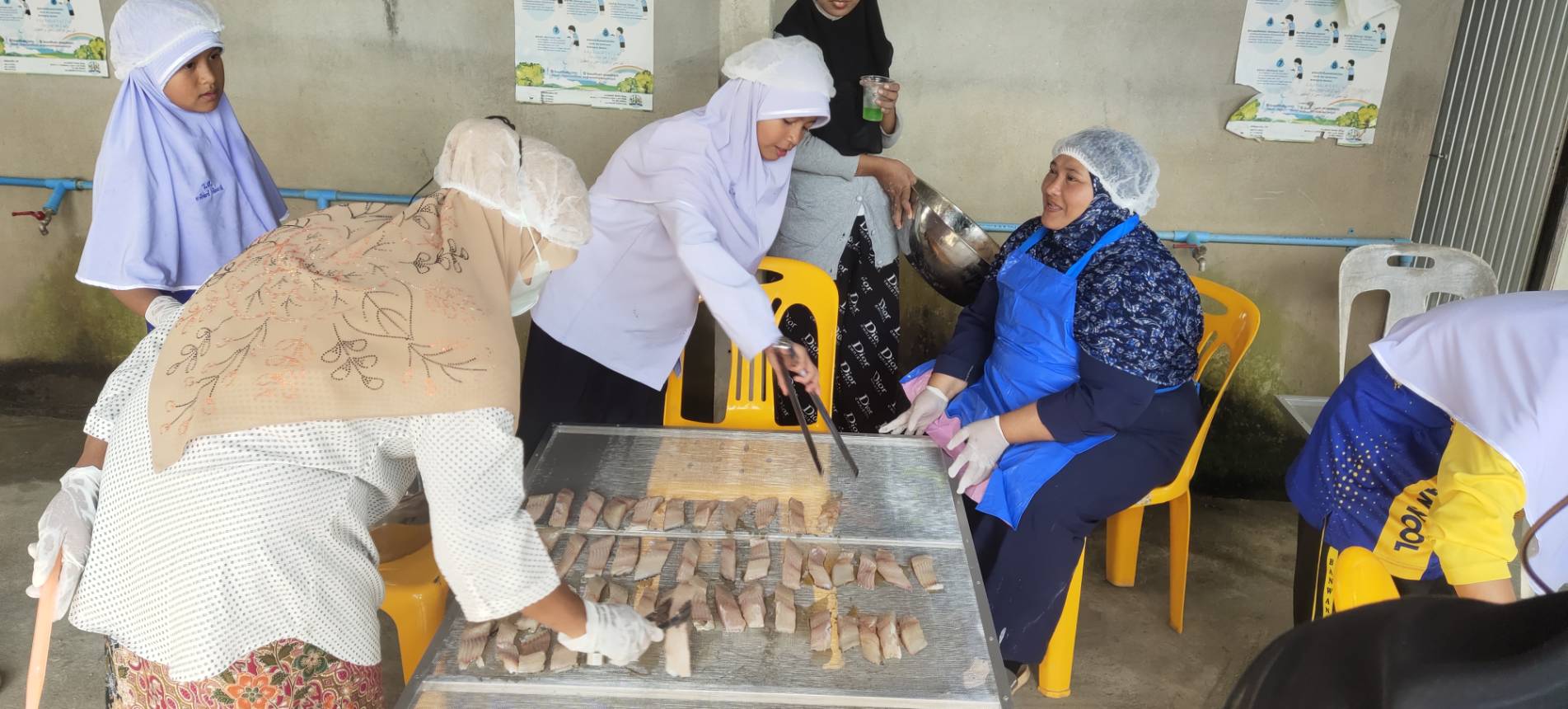 ฝึกอบรมเกษตรกรตามโครงการสร้างมูลค่าเพิ่มสัตว์น้ำและเพิ่มความเข้มแข็งด้านอาชีพประมง รุ่นที่ 1 (อำเภอยะหา)..คลิก