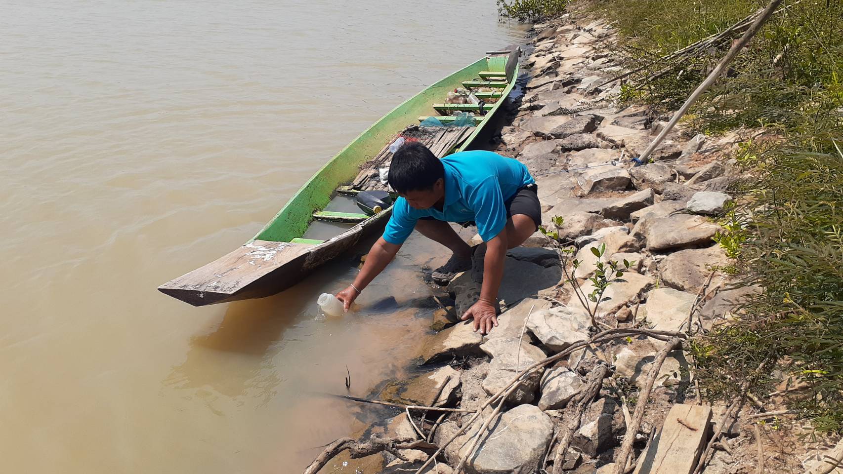 ตรวจวัดคุณภาพน้ำในการเพาะเลี้ยงสัตว์น้ำ โครงการบริหารจัดการทรัพยากรประมง