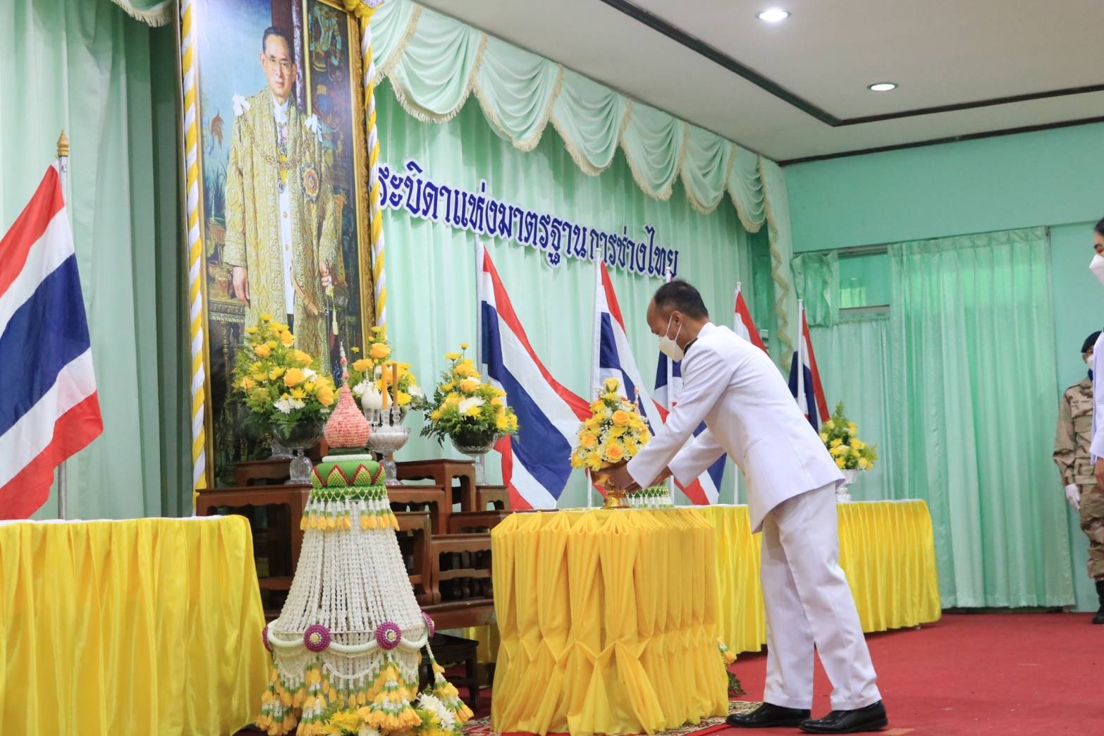 ร่วมพิธีวางพานพุ่มดอกไม้สดวันมาตรฐานฝีมือแรงงานแห่งชาติ ประจำปี 2566..คลิก
