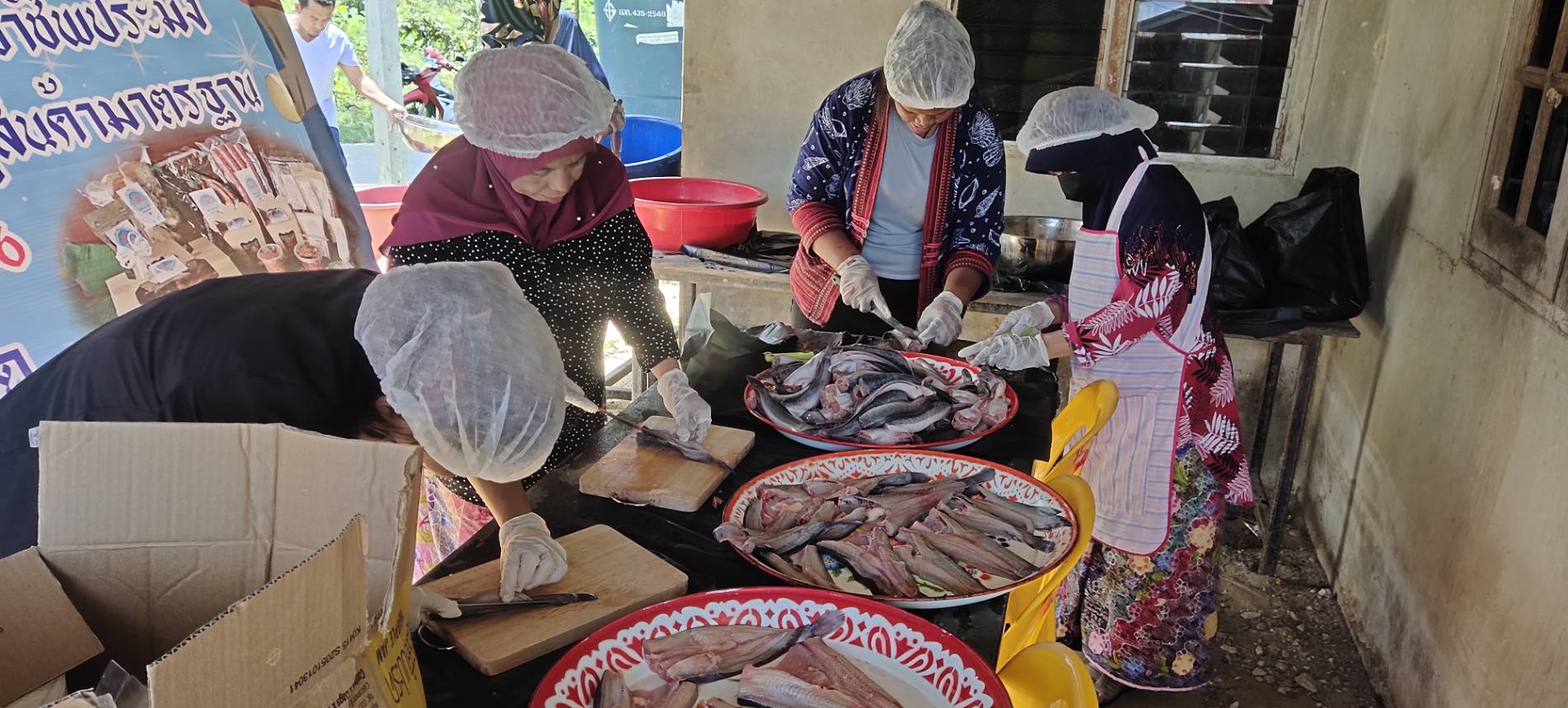 ติดตามกลุ่มเกษตรกรที่ได้รับการฝึกอบรมตามโครงการสร้างมูลค่าเพิ่มสัตว์น้ำและเพิ่มความเข้มแข็งด้านอาชีพประมง..คลิก