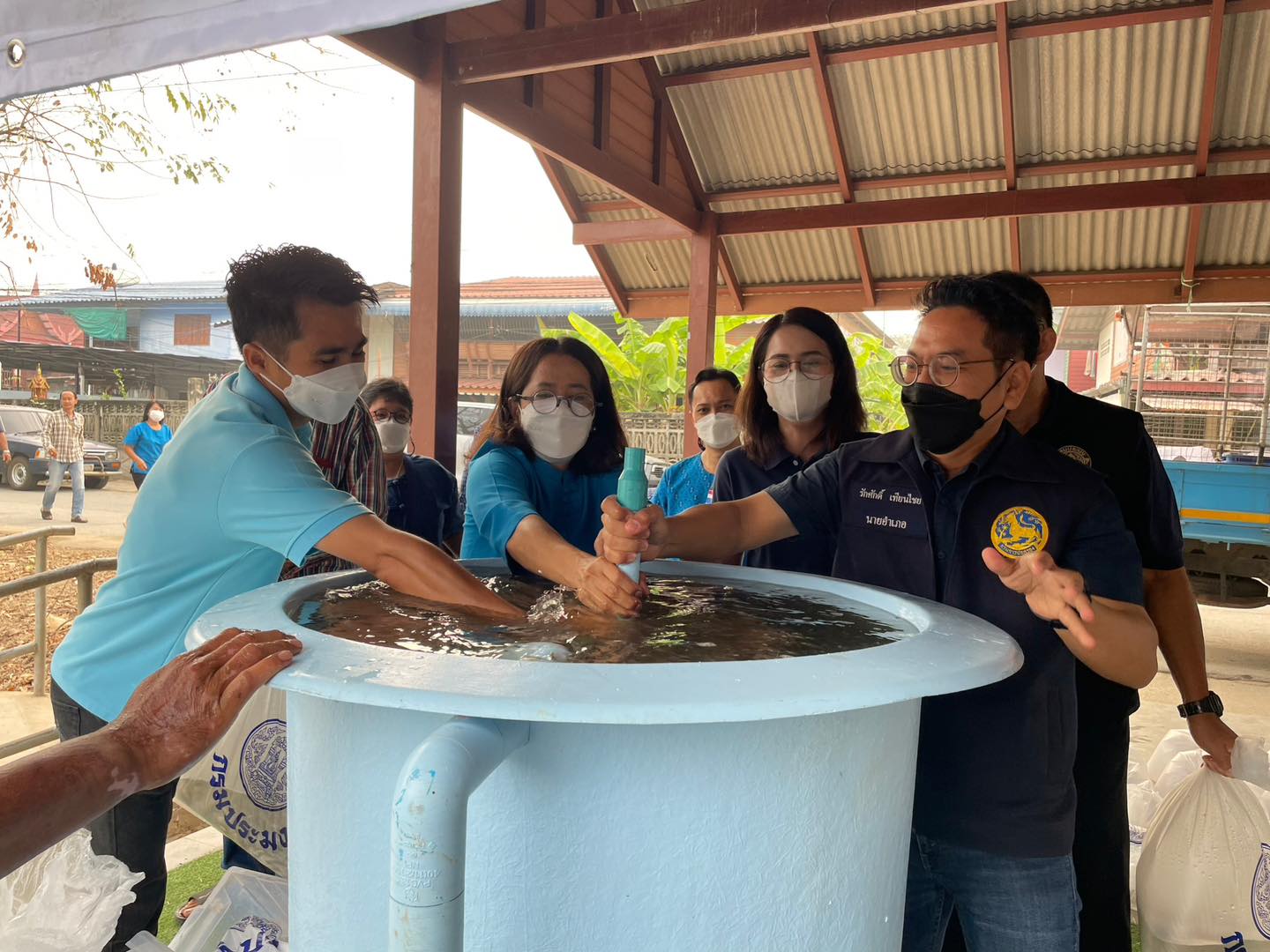 ปล่อยพันธุ์สัตว์น้ำลงสู่แหล่งน้ำ โครงการเพิ่มผลผลิตสัตว์น้ำเศรษฐกิจที่มีมูลค่าสูงเพื่อสร้างรายได้ ภายใต้โครงการบริหารจัดการทรัพยากรประมง..คลิก