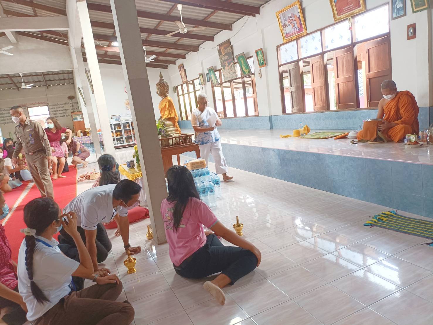 ร่วมถวายภัตตาหารและปัจจัยแก่พระภิกษุสงฆ์ในวันธรรมสวนะ ตามโครงการส่งเสริมคุณธรรมจริยธรรมข้าราชการ..คลิก
