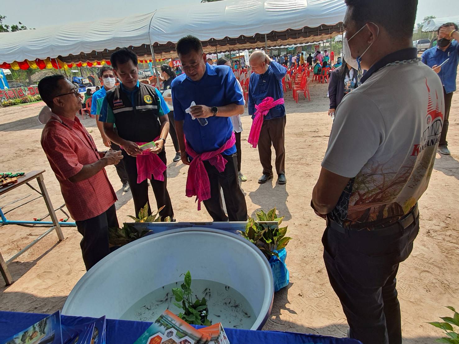 ร่วมจัดฐานเรียนรู้ด้านการเพาะเลี้ยงสัตว์น้ำ ในการจัดงานวันถ่ายทอดเทคโนโลยีเพื่อเริ่มต้นฤดูกาลผลิตใหม่ (Field Day) ปี 2566..คลิก