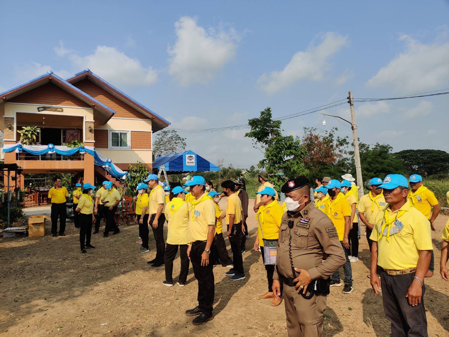 โครงการส่งเสริมแผ่นดินธรรมแผ่นดินทองดำเนินชีวิตแบบพอเพียงปลูกป่าผักสวนครัว..คลิก