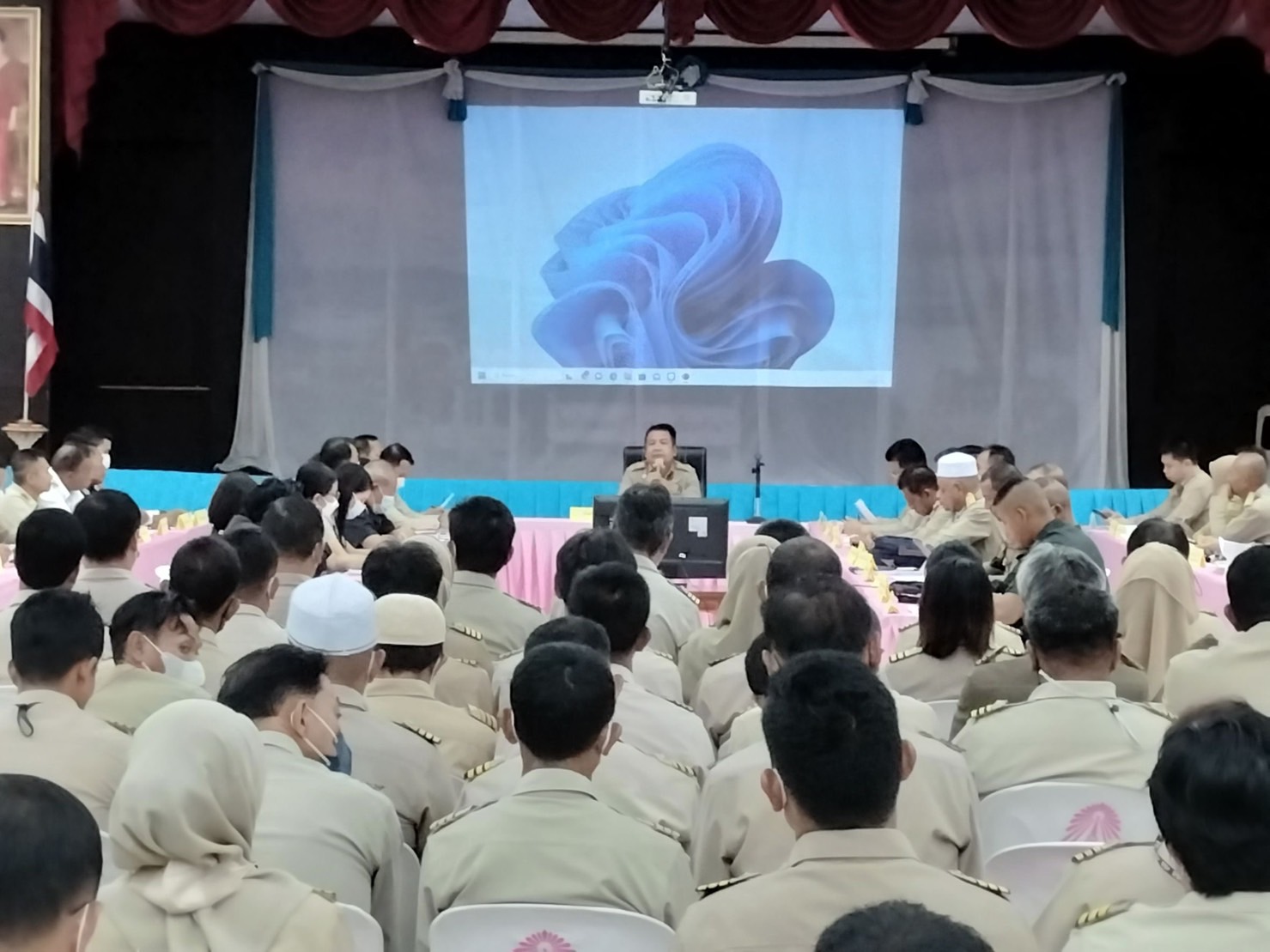 ร่วมประชุมหัวหน้าส่วนราชการ ผู้บริหารองค์กรปกครองส่วนท้องถิ่น อำเภอเบตง..คลิก