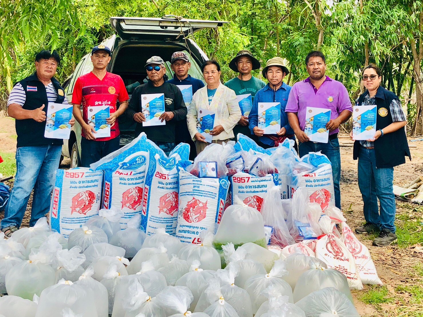 สนับสนุนปัจจัยการผลิต ตามโครงการส่งเสริมอาชีพประมง กิจกรรมส่งเสริมเกษตรเชิงรุกด้านการประมง ( Zoning by Agri Map) ประจำปีงบประมาณ พ. ศ. 2566