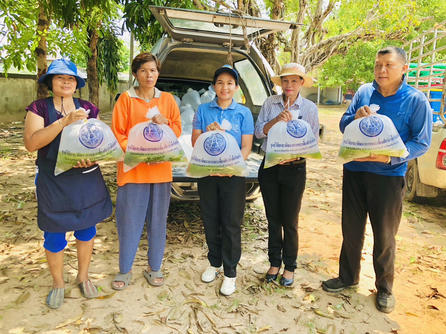 ร่วมปล่อยสัตว์น้ำเพื่อเพิ่มผลผลิตในเเหล่งน้ำในโครงการเพิ่มผลผลิตสัตว์น้ำเศรษฐกิจที่มีมูลค่าสูงเพื่อสร้างรายได้ ภายใต้โครงการบริหารจัดการทรัพยากรประมง