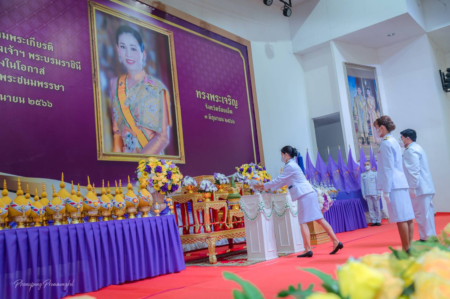 ร่วมพิธีถวายเครื่องราชสักการะวางพานพุ่มและพิธีจุดเทียนถวายพระพรชัยมงคล กิจกรรมเฉลิมพระเกียรติสมเด็จพระนางเจ้าฯ..คลิก