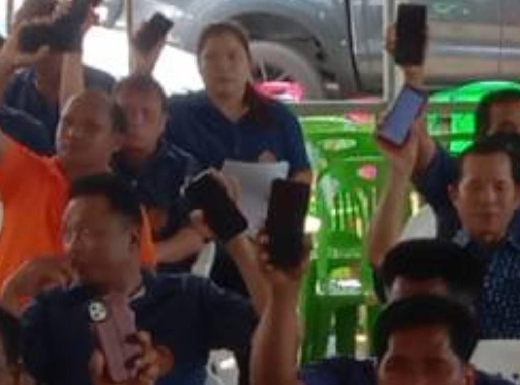 ชาวบ้านร่วมตอบแบบสำรวจร่วมแสดงความคิดเห็นต่อร่างประกาศคณะกรรมการประมงประจำจังหวัดนครพนม เรื่องกำหนอเขตพื้นที่รักษาพันธุ์สัตว์น้ำ ปี 2566..คลิก