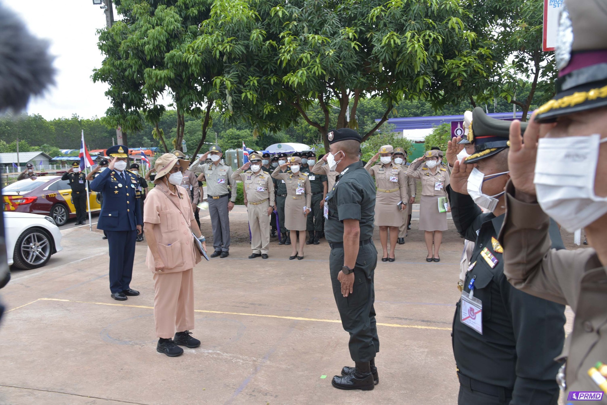เฝ้ารับ-ส่งเสด็จ สมเด็จพระกนิษฐาธิราชเจ้า  กรมสมเด็จพระเทพพระรัตนราชสุดาฯ สยามบรมราชกุมารี..คลิก