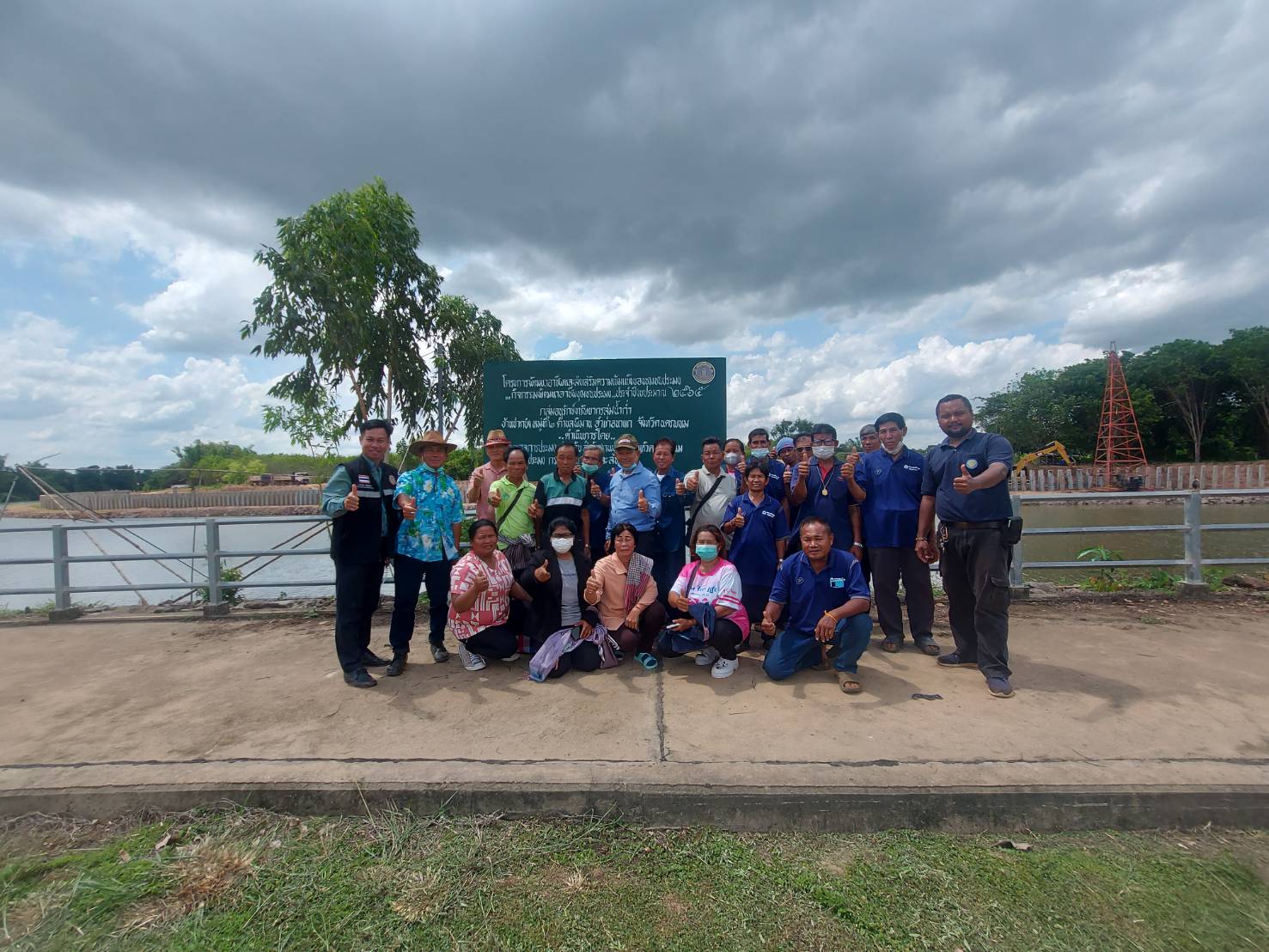 ร่วมต้อนรับคณะศึกษาดูงานเรื่องการบริหารจัดการกลุ่มและการดำเนินกิจกรรม  จากกลุ่มธนาคารผลผลิตสัตว์น้ำแบบมีส่วนร่วม หนองบุ่งเก้ง  ต.บุงค้า  อ.เลิงนกทา  จ.ยโสธร..คลิก