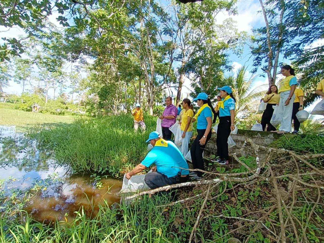 สำนักงานประมงจังหวัดพังงา โดย นางสาวจาฏุพัจน์  สวัสดิ์วงศ์ ประมงอำเภอเมืองพังงา ร่วมกับนางกนกวรรณ  ทิพย์วงศ์ หัวหน้ากลุ่มบริหารและยุทธศาสตร์ดำเนินกิจกรรมการปล่อยพันธุ์สัตว์น้ำเพื่อเพิ่มผลผลิตในแหล่งน้ำ ณ หมู่ที่ 2 และ หมู่ที่ 6 ตำบลนบปริง  อำเภอเมือง จังหวัดพังงา โดยได้รับการสนับสนุนพันธุ์ปลาน้ำจืดจากศูนย์วิจัยและพัฒนาประมงน้ำจืดสุราษฎร์ธานี