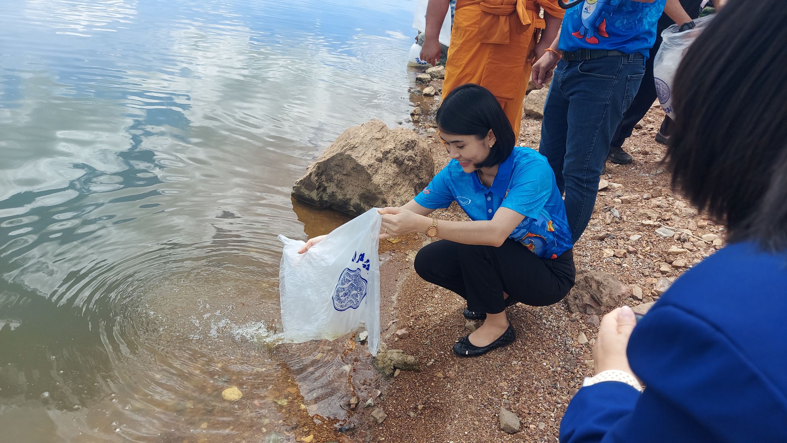 ร่วมปล่อยพันธุ์สัตว์น้ำ ตามแผนปฏิบัติการป้องกันแก้ไขและติดตามตรวจสอบผลกระทบสิ่งแวดล้อมฯ..คลิก