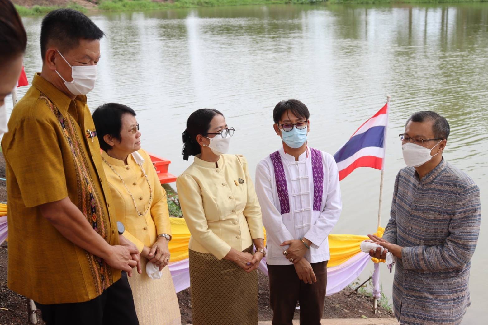 ร่วมกิจกรรมปล่อยพันธุ์สัตว์น้ำเนื่องในโอกาสฉลองพระชนมายุ 8 รอบ สมเด็จพระอริยวงศาคตญาน สมเด็จพระสังฆราช ณ บ่อหลวงบึงอ้อ..คลิก