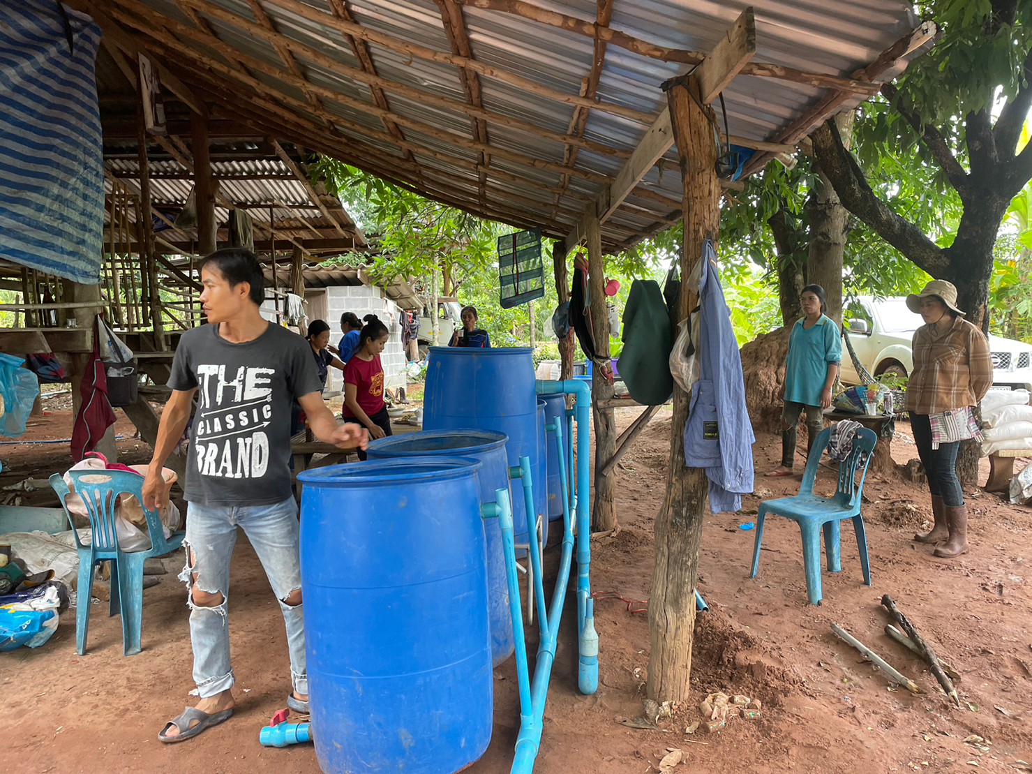 วันที่  4 กรกฎาคม 2566  Young Smart Farmer ขยายเครือข่ายหลังจากนายสมภาร วังคีรี ประมงอำเภอเมืองหนองบัวลำภูฝึกอบรมให้ได้ช่วยกันนำไปเพาะพันธุ์เองในเขตตำบลป่าไม้งาม อำเภอเมืองหนองบัวลำภู ในการเพาะพันธุ์ปลาตะเพียนขาว ด้วยชุดเพาะปลาเคลื่อนที่ (Mobile Hatchery)..คลิก