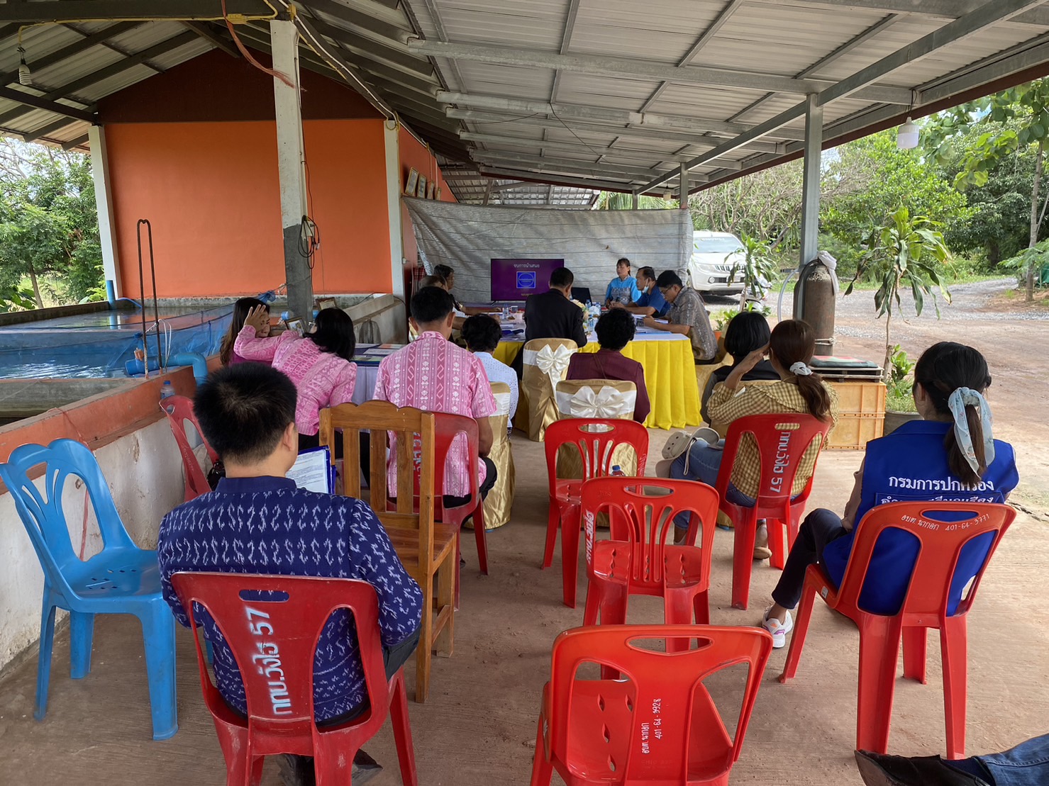 วันที่ 5 กรกฏาคม 2566           นางสาวทัศนีย์ สุนนท์ชัย   หัวหน้ากลุ่มพัฒนาและส่งเสริมอาชีพการประมง และ นางสาวมลฤดี ลิ้มสุวรรณ ประมงอำเภอศรีบุญเรือง พร้อมด้วยเจ้าหน้าที่กลุ่มพัฒนาและส่งเสริมอาชีพการประมง สำนักงานประมงจังหวัดหนองบัวลำภู ร่วมต้อนรับ คณะอนุกรรมการคัดเลือกเกษตรกรและสถาบันเกษตรกรดีเด่นด้านการประมง ประจำปี 2566 ระดับเขต (เขต10) ในการตรวจประเมินคัดเลือกเกษตรกรดีเด่นสาขาอาชีพการเพาะเลี้ยงสัตว์น้ำจืด ระดับเขต (เขต10) ประจำปี 2566..คลิก