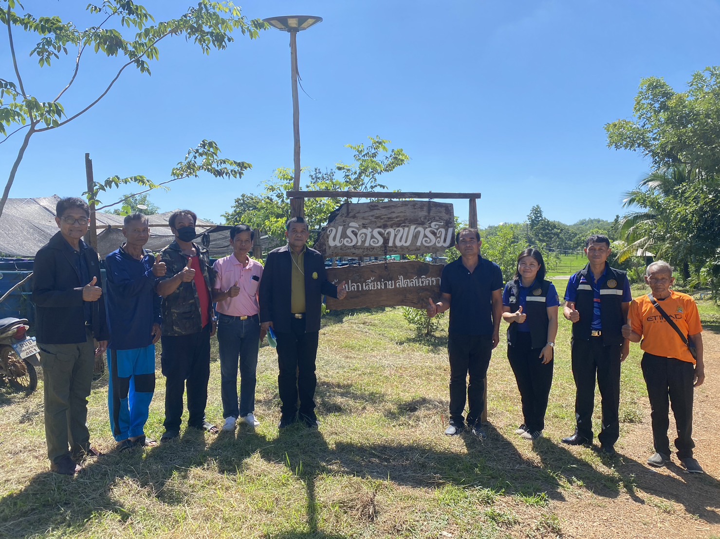 วันที่ 6 กรกฏาคม 2566  นายบุญหลาย กุลนารัตน์ ประมงจังหวัดหนองบัวลำภู พร้อมด้วยนายสมมิตร ธรรมมิยะ ประมงอำเภอสุวรรณคูหา และเจ้าหน้าที่สำนักงานประมงจังหวัดหนองบัวลำภู ต้อนรับการออกตรวจราชการ นายแสน ศรีงาม ผู้ตรวจราชการกรมประมง เขต 10 เยี่ยมเยือนเกษตรกรเลี้ยงปลากดเหลืองในบ่อปูผ้าใบ รายนายกฤษณะ รถหามแห่..คลิก