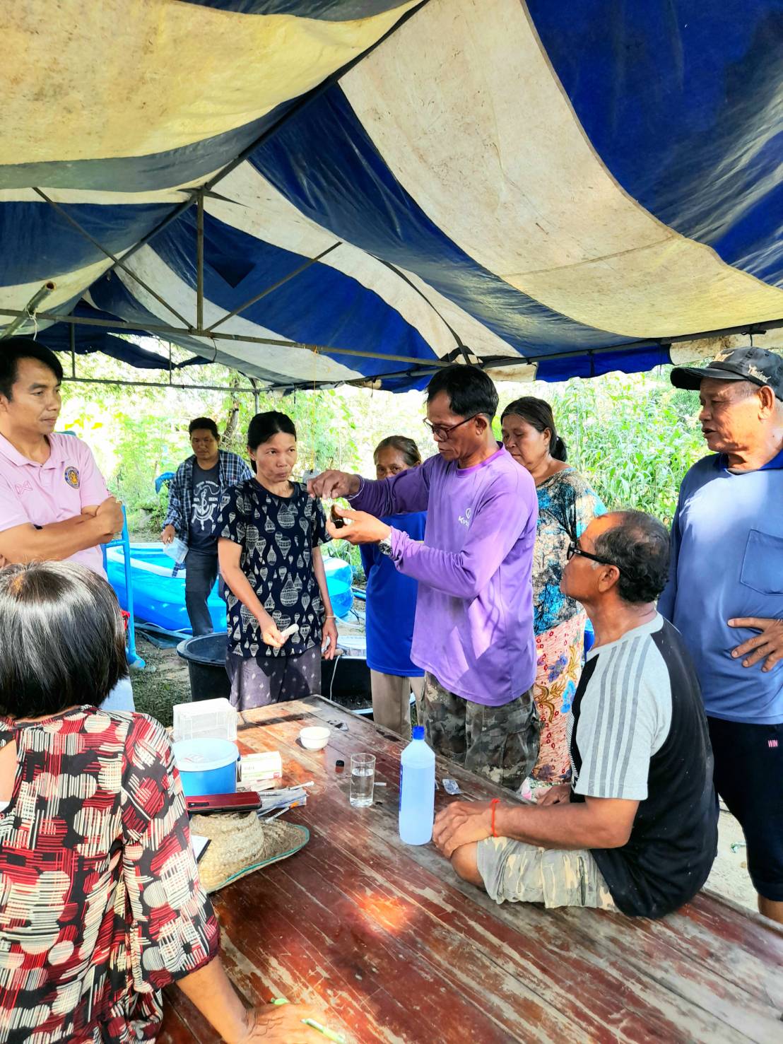 วันที่ 8 กรกฏาคม 2566  นายวิทยา ประเสริฐสังข์  ประมงอำเภอโนนสัง ร่วมกับนายพวง ช่างจักร ผญบ.บ้านหินสิ่วพร้อมสมาชิกเกษตรกรกลุ่มเพาะพันธุ์ปลาบ้านหินสิ่วร่วมกันขยายผลการเพาะพันธุ์ปลาตะเพียนขาวด้วยชุดเพาะพันธุ์ปลาเคลื่อนที่ (hatchery mobile งบยุทธศาสตร์จังหวัดปี 2565)ขยายผลให้แก่สมาชิก..คลิก