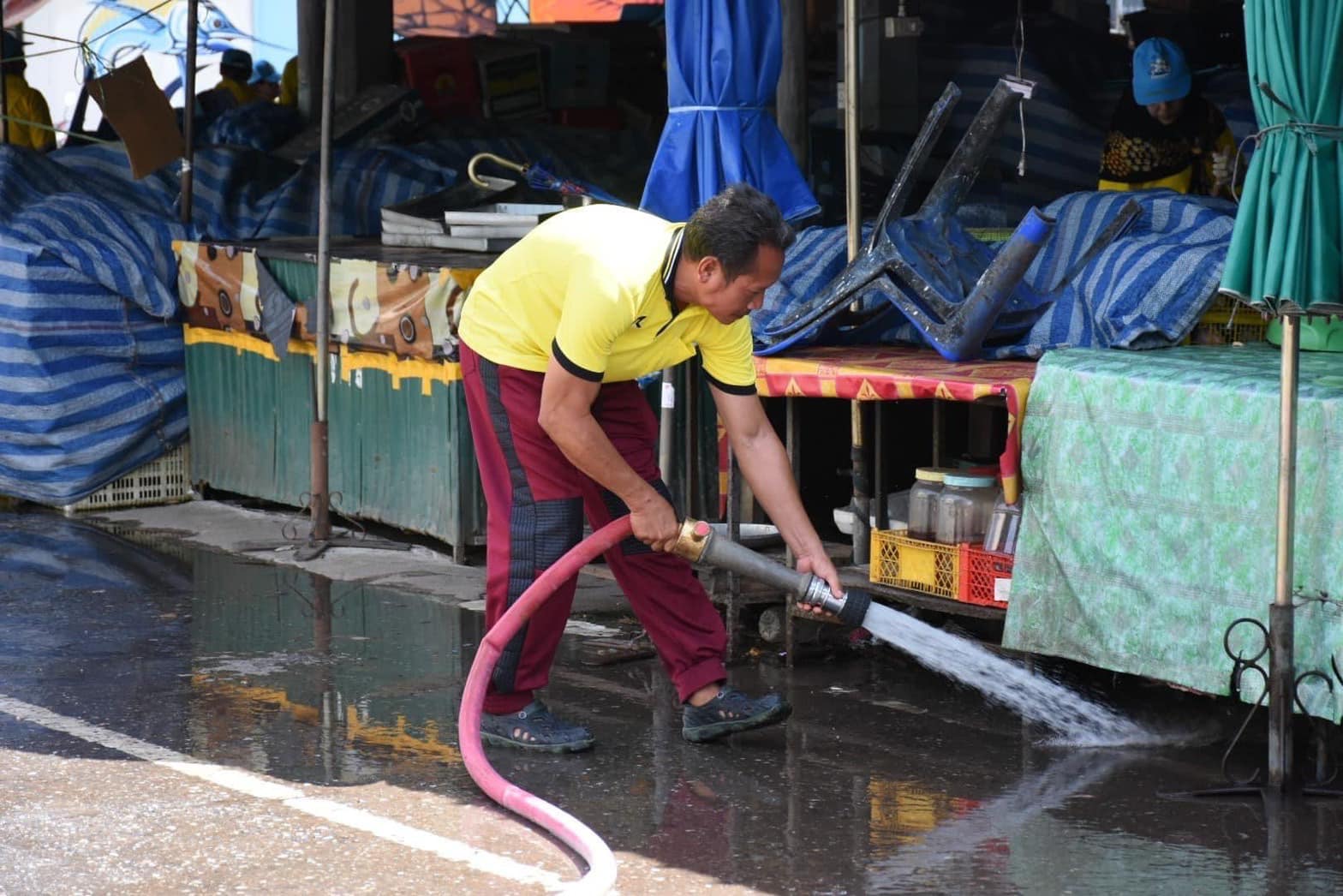 สำนักงานประมงจังหวัดสตูลเข้าร่วมกิจกรรมจิตอาสา  ณ บริเวณตลาดสดเทศบาลตำบลทุ่งหว้า อำเภอทุ่งหว้า จังหวัดสตูล..คลิก