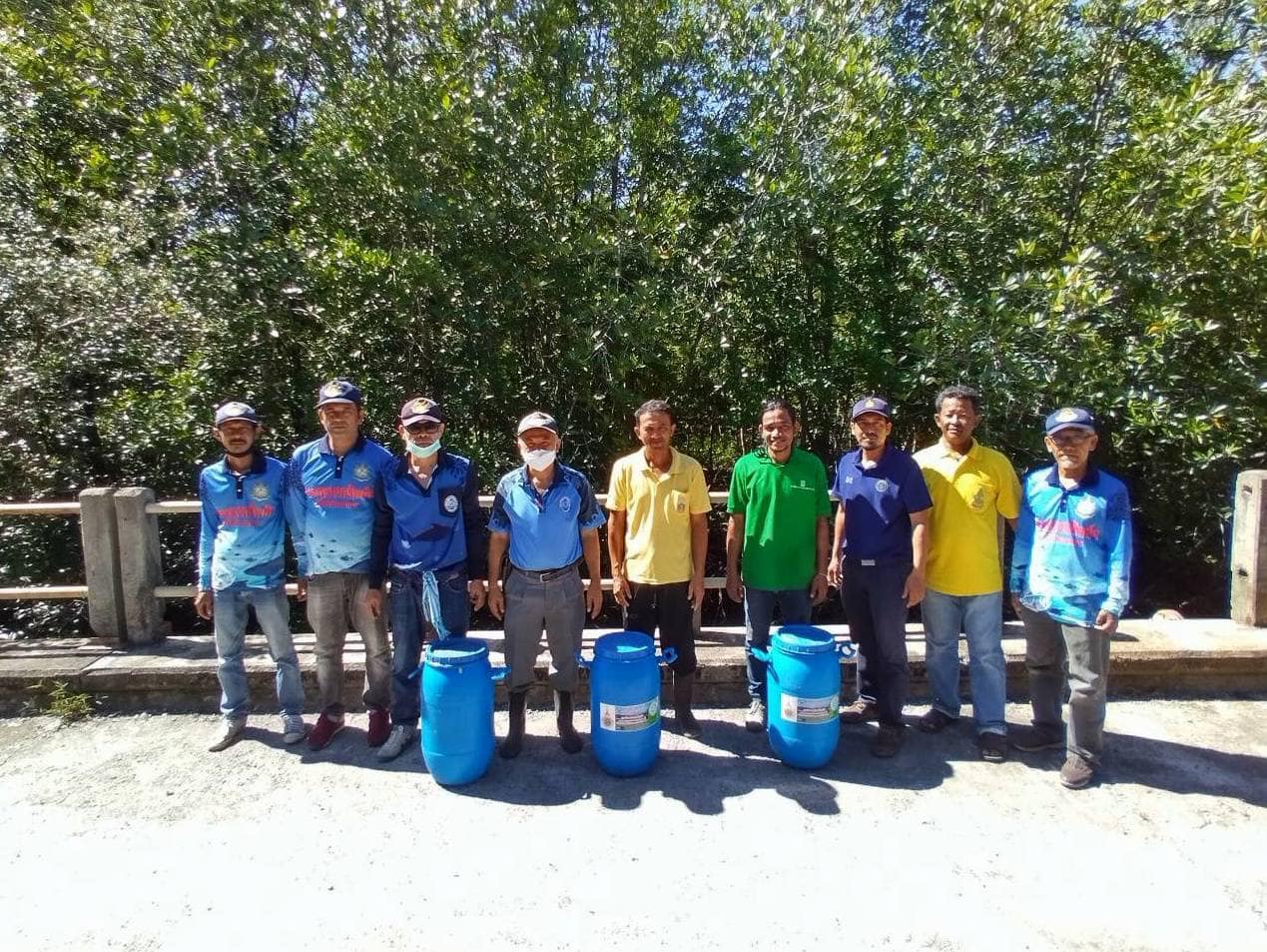 สำนักงานประมงจังหวัดสตูลเข้าร่วมกิจกรรม ฟื้นฟูป่าชายเลนเพื่อเป็นแหล่งอนุบาลสัตว์น้ำ และปล่อยพันธุ์สัตว์น้ำ ตำบลสาคร อำเภอท่าแพ จังหวัดสตูล..คลิก