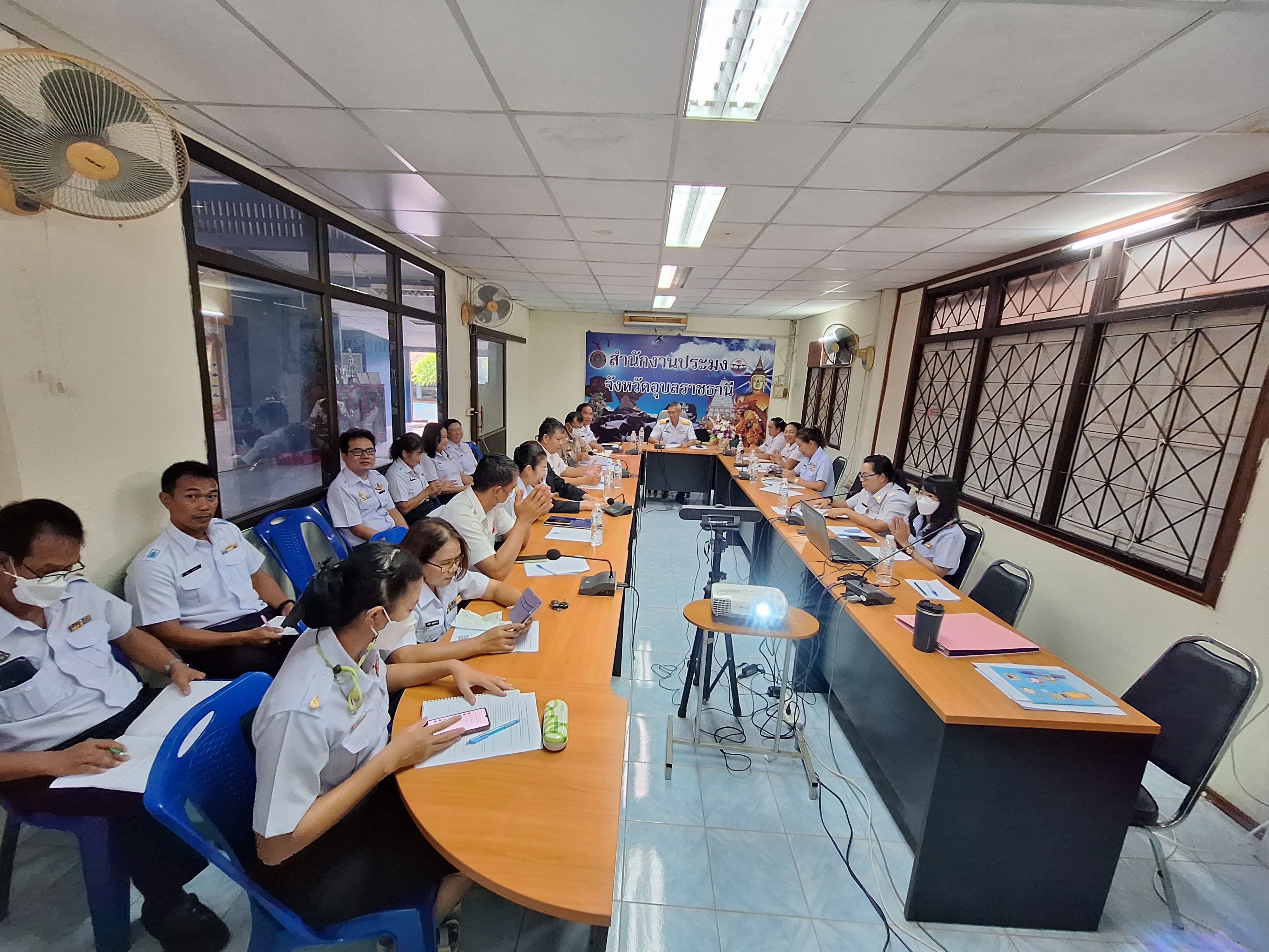 ประมงอุบล ประชุมข้าราชการ ลูกจ้างประจำ พนักงานราชการ สำนักงานประมงจังหวัดอุบลราชธานี ประจำเดือนกรกฎาคม ครั้งที่ 7/2566..คลิก