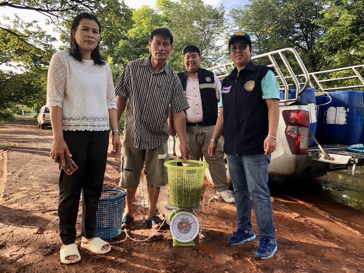 ปล่อยพันธุ์กุ้งก้ามกรามในแหล่งน้ำปิด เพื่อเพิ่มความอุดมสมบรูณ์ในแหล่งน้ำปิด และเป็นแหล่งอาหาร และสร้างรายได้ให้กับชุมชน จำนวน 5 แห่ง..คลิก
