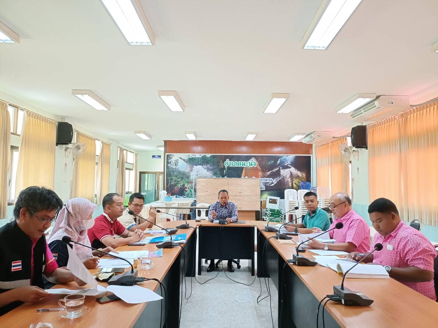 สำนักงานประมงจังหวัดสตูลเข้าร่วมประชุมคณะกรรมการให้ความช่วยเหลือผู้ประสบภัยพิบัติอำเภอมะนัง..คลิก
