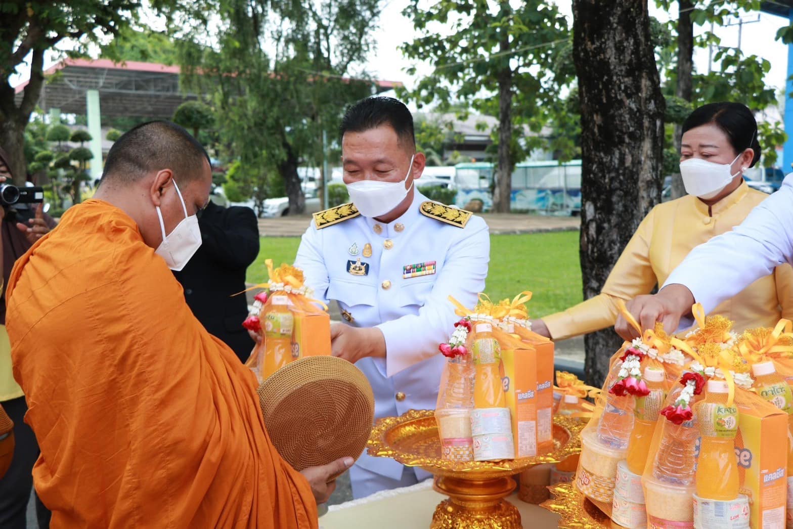 สำนักงานประมงจังหวัดสตูลเข้าร่วมพิธีทำบุญตักบาตรพระสงฆ์และสามเณร 72 รูป ถวายพระราชกุศล พระบาทสมเด็จพระเจ้าอยู่หัวเนื่องในโอกาสวันเฉลิมพระชนมพรรษา 28 กรกฎาคม 2566