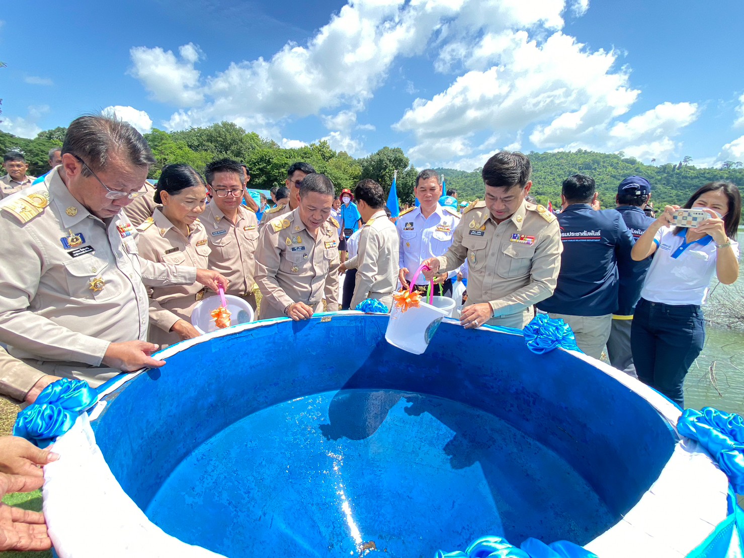 จังหวัดสระแก้วจัดพิธีปล่อยพันธุ์สัตว์น้ำ เนื่องในวันเฉลิมพระชนมพรรษา สมเด็จพระนางเจ้าสิริกิติ์ พระบรมราชินีนาถ พระบรมราชชนนีพันปีหลวง..คลิก