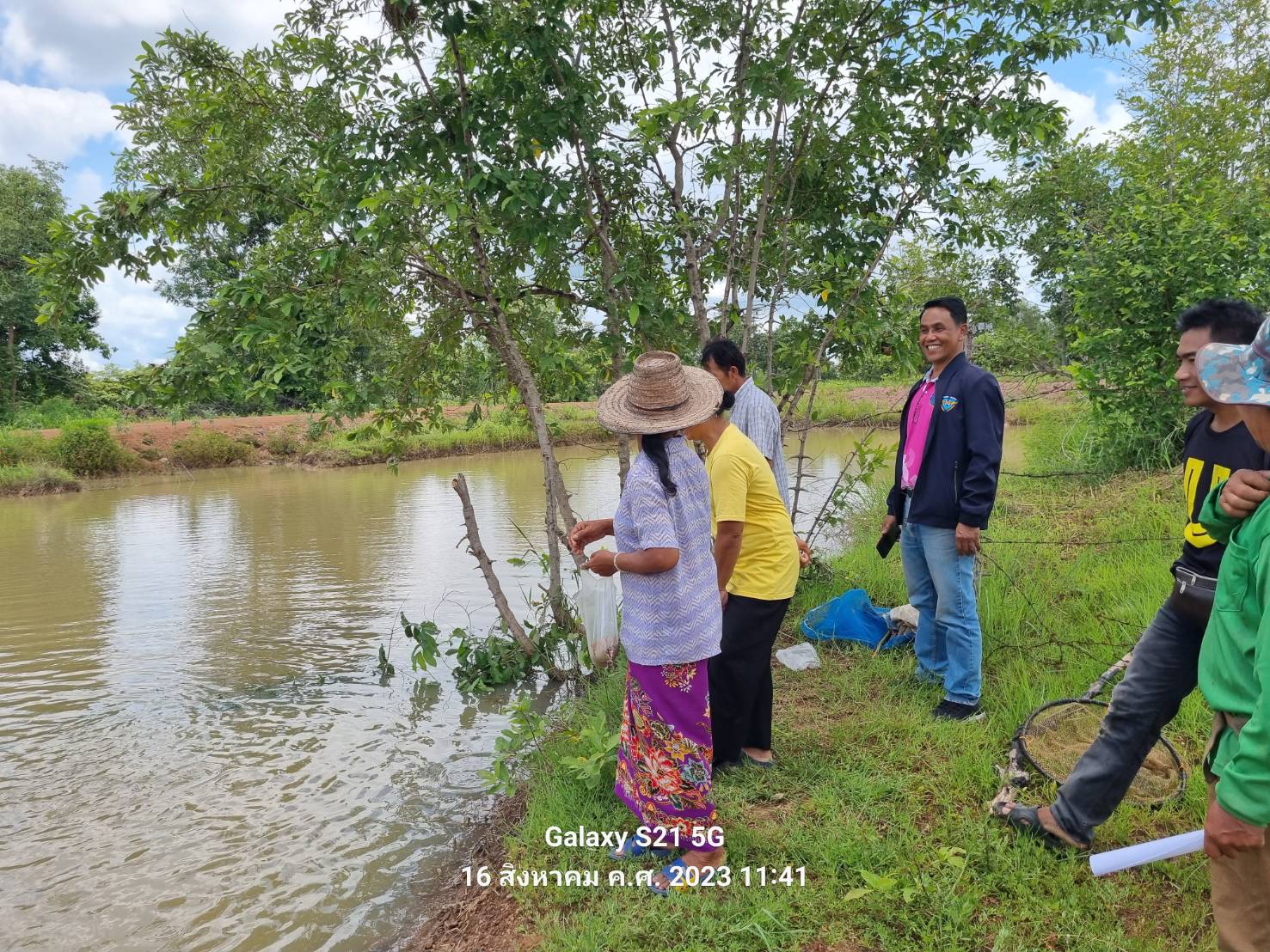 ประมงอุบล  ลงพื้นที่ติดตามและประเมินผลงานโครงการส่งเสริมอาชีพประมงกิจกรรมส่งเสริมเกษตรเชิงรุกด้านการประมง (Zoning by Agri-Map) ปีงบประมาณ พ.ศ. 2566..คลิก