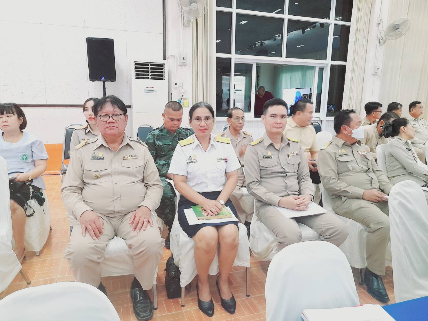 วันที่ 28 สิงหาคม 2566        นายบุญหลาย  กุลนารัตน์ ประมงจังหวัดหนองบัวลำภู และนางสาวมลฤดี  ลิ้มสุวรรณ ประมงอำเภอศรีบุญเรือง ร่วมประชุมกับคณะกรมการจังหวัดและหัวหน้าส่วนราชการจังหวัดประจำจังหวัดหนองบ้วลำภู ครั้งนี้ 8/2566 ประจำเดือนสิงหาคม 2566 สัญจร ณ หอประชุมดาวเรือง โรงเรียนศรีบุญเรืองวิทยาคาร อำเภอศรีบุญเรือง จังหวัดหนองบัวลำภู..คลิก