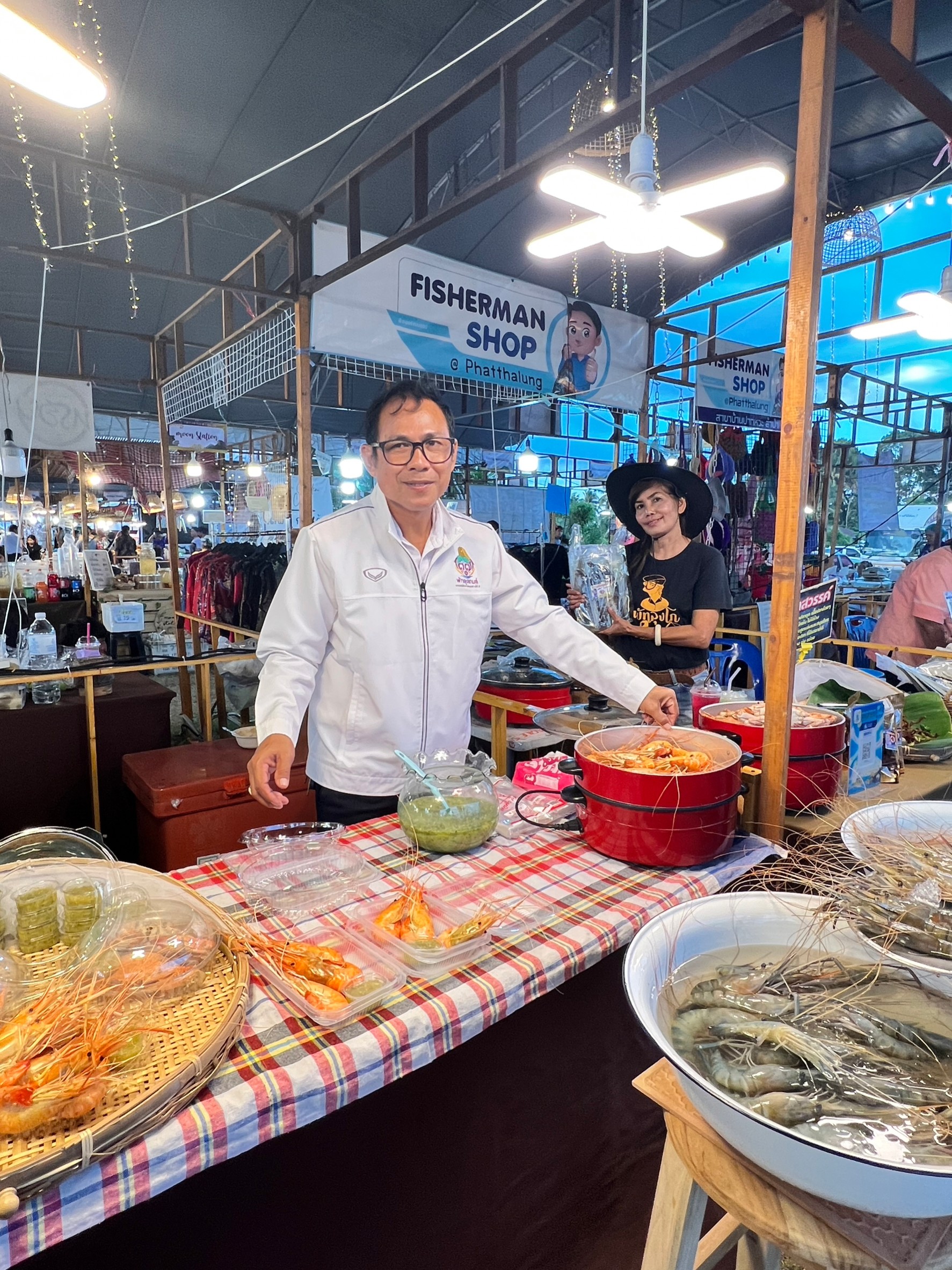ประมงจังหวัดพัทลุง  เปิดโอกาสให้เกษตรกรและผู้ประกอบการด้านประมง สร้างรายได้ Fisherman Shop @ Phatthalung ในงาน เมืองลุงเท่..คลิก