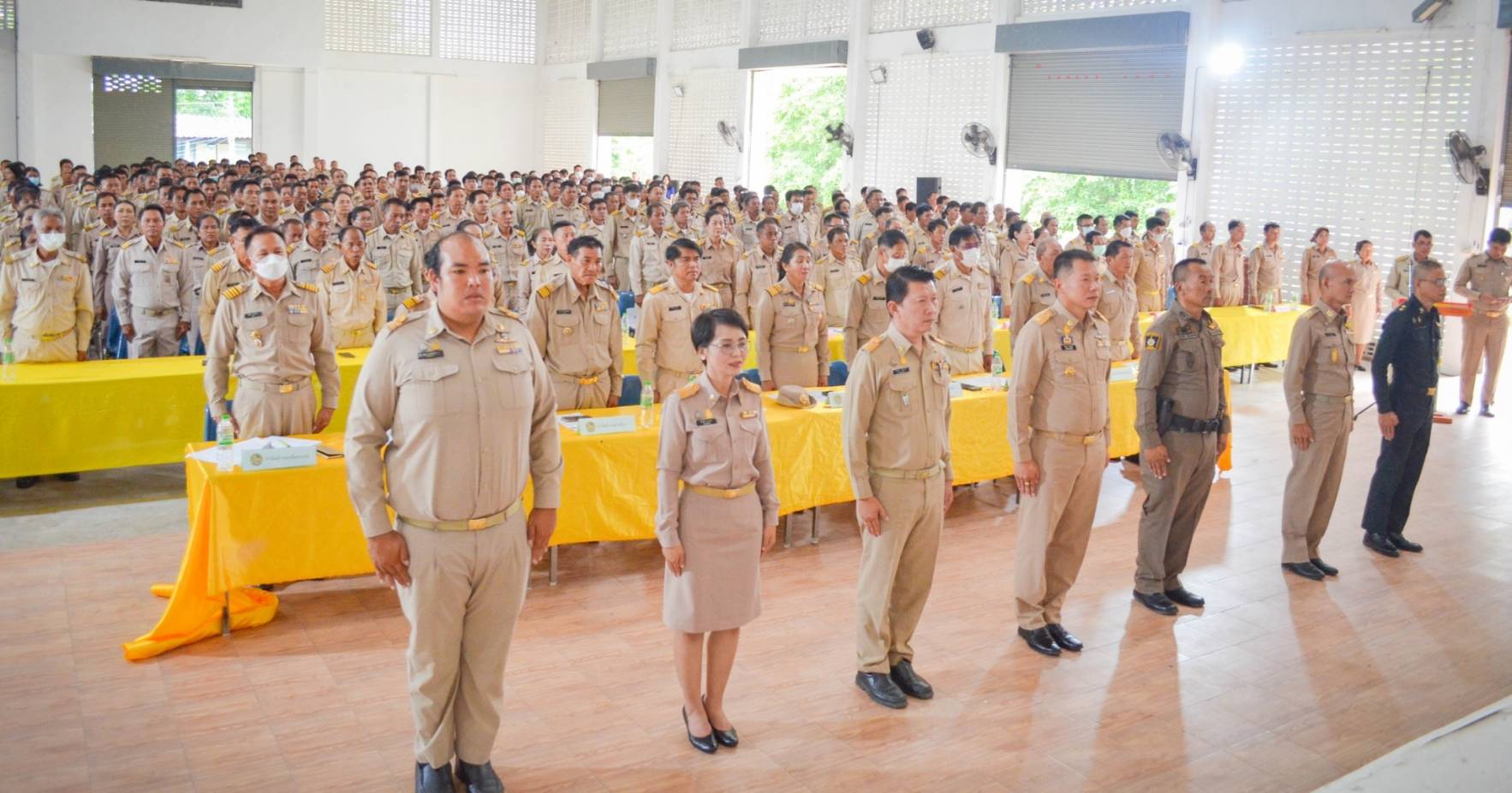 วันที่ 1 กันยายน 2566 เวลา 08.30 น.          นายเมธา ตาลเหล็ก ประมงอำเภอนากลาง ร่วมประชุมประจำเดือนกำนัน ผู้ใหญ่บ้าน แพทย์ประจำตำบล สารวัตรกำนัน ผู้ช่วยผู้ใหญ่บ้านฯ  ครั้งที่ 8/2566 ประชาสัมพันธ์การขึ้นทะเบียนเกษตรกรผู้เพาะเลี้ยงสัตว์น้ำ        โดยมีนายทศพล  จักรบุญมา  นายอำเภอนากลาง เป็นประธานการประชุม  ณ หอประชุมอำเภอนากลาง(หลังใหม่) จังหวัดหนองบัวลำภู..คลิก