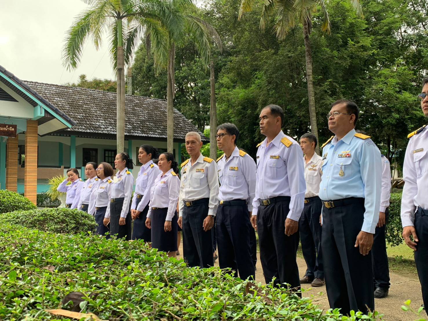 ประมงอุบลฯ ร่วมกิจกรรมเคารพธงชาติและร้องเพลงชาติไทย เนื่องในวันพระราชทานธงชาติไทย (Thai National Flag Day)..คลิก
