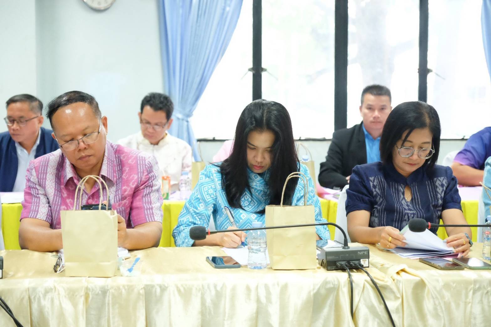 นางถนอมขวัญ นอศรี หัวหน้ากลุ่มบริหารและยุทธศาสตร์ ประชุมคณะทำงานขับเคลื่อนการพัฒนาเศรษฐกิจฐานรากและประชารัฐ (E3)..คลิก