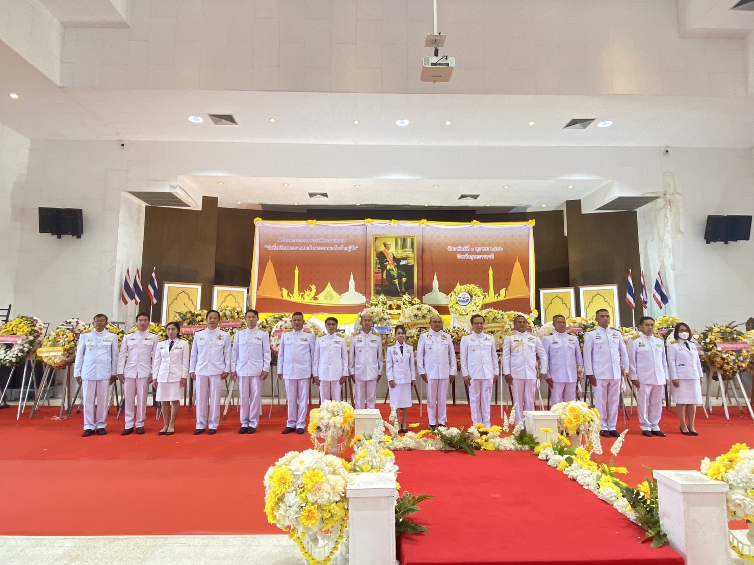 ประมงอุบลฯ  ร่วมพิธีวางพวงมาลาถวายราชสักการะ เนื่องในวันที่ระลึกพระบาทสมเด็จพระจอมเกล้าเจ้าอยู่หัว..คลิก