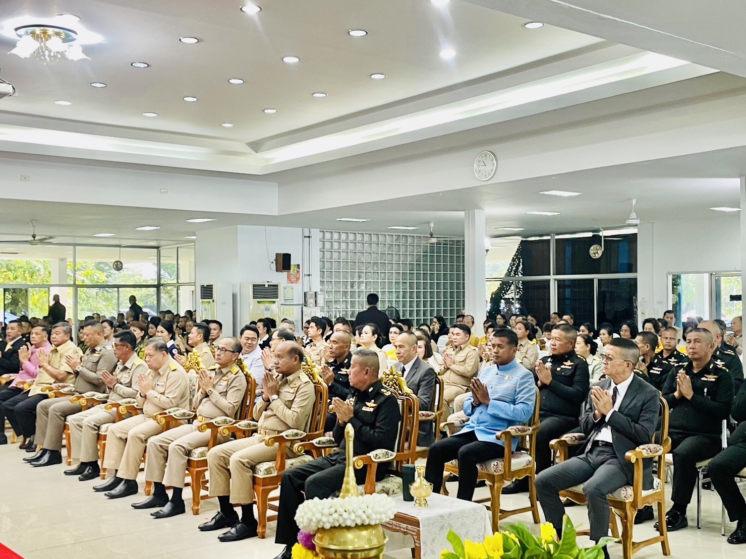 ร่วมพิธีทำบุญวันสถาปนา มทบ.27 ค่ายประเสริฐสงคราม ครบรอบปีที่ 40..คลิก