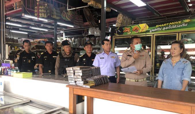 เข้าตรวจสถานที่พักซากสัตว์และสถานที่เก็บซากสัตว์ (ห้องเย็น) ในพื้นที่อำเภอศรีสงคราม จำนวน ๒ จุด..คลิก