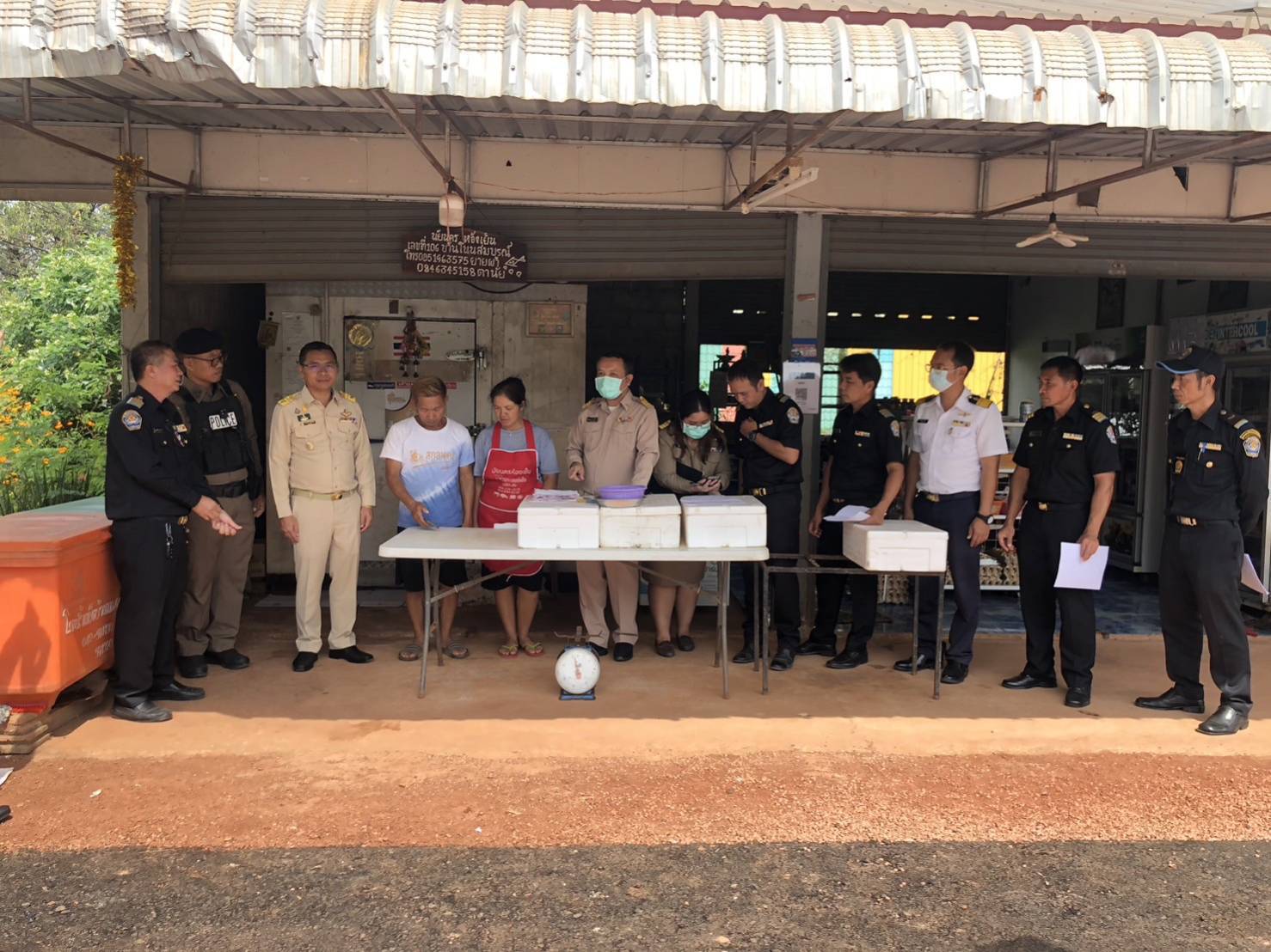 เข้าตรวจสถานที่พักซากสัตว์และสถานที่เก็บซากสัตว์ (ห้องเย็น) ในพื้นที่อำเภอบ้านแพงและอำเภอนาทม จำนวน 3 จุด..คลิก