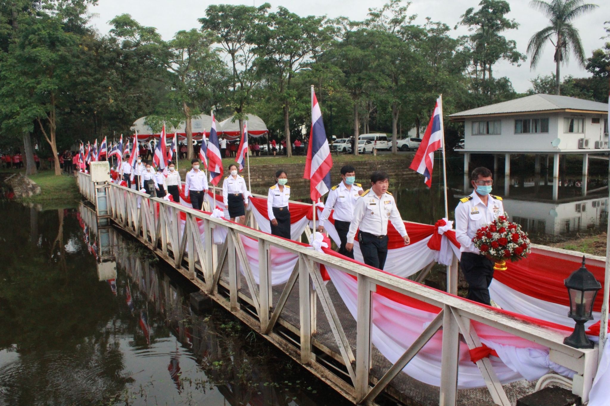 เข้าร่วมพิธีเนื่องในวันคล้ายวันพระราชสมภพ สมเด็จพระศรีนครินทราบรมราชชนนี..คลิก