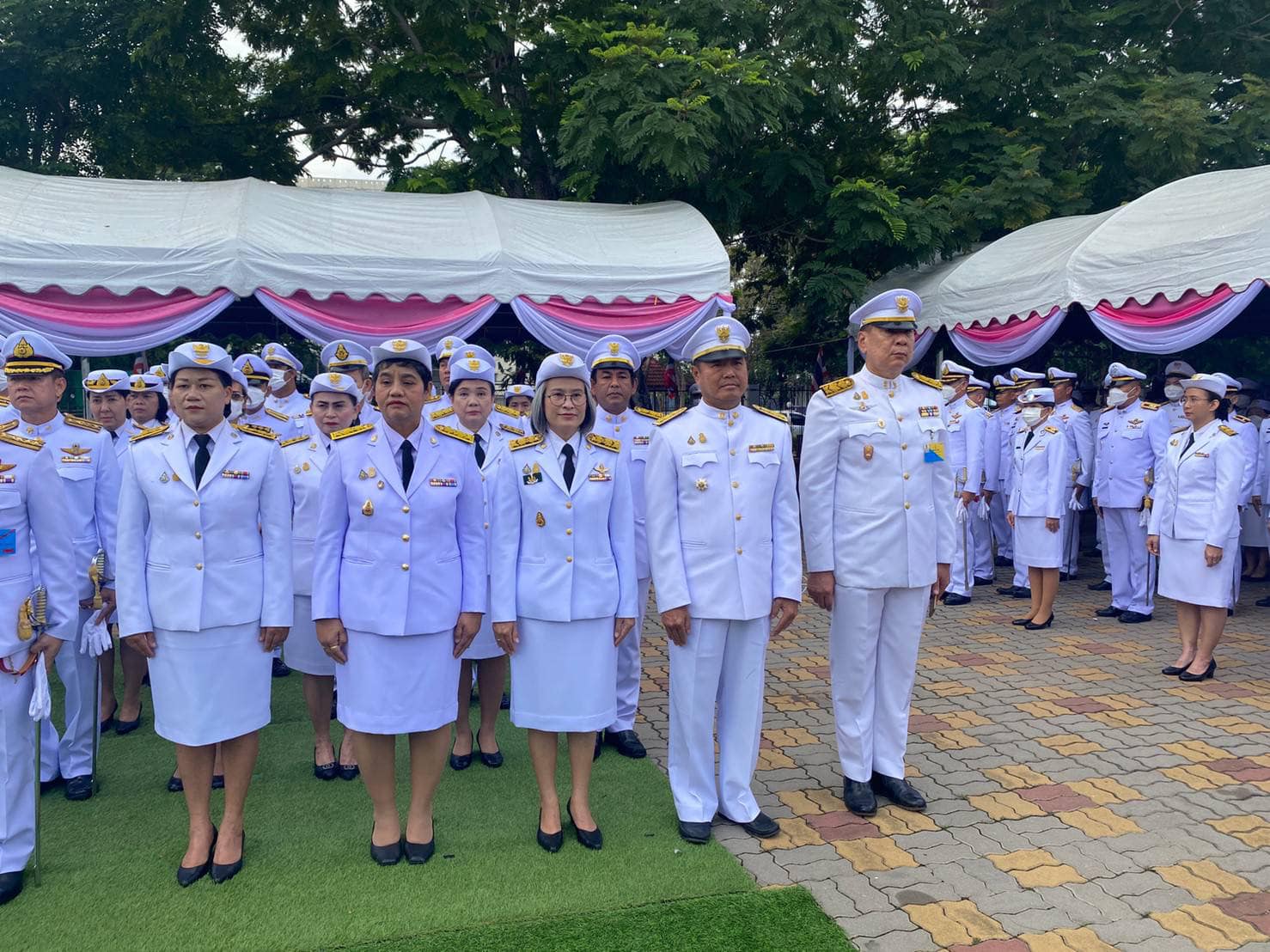 ร่วมถวายพวงมาลาสักการะพระบรมราชานุสาวรีย์พระบาทสมเด็จพระจุลจอมเกล้าเจ้าอยู่หัว รัชกาลที่ 5 เนื่องในวันปิยะมหาราช..คลิก